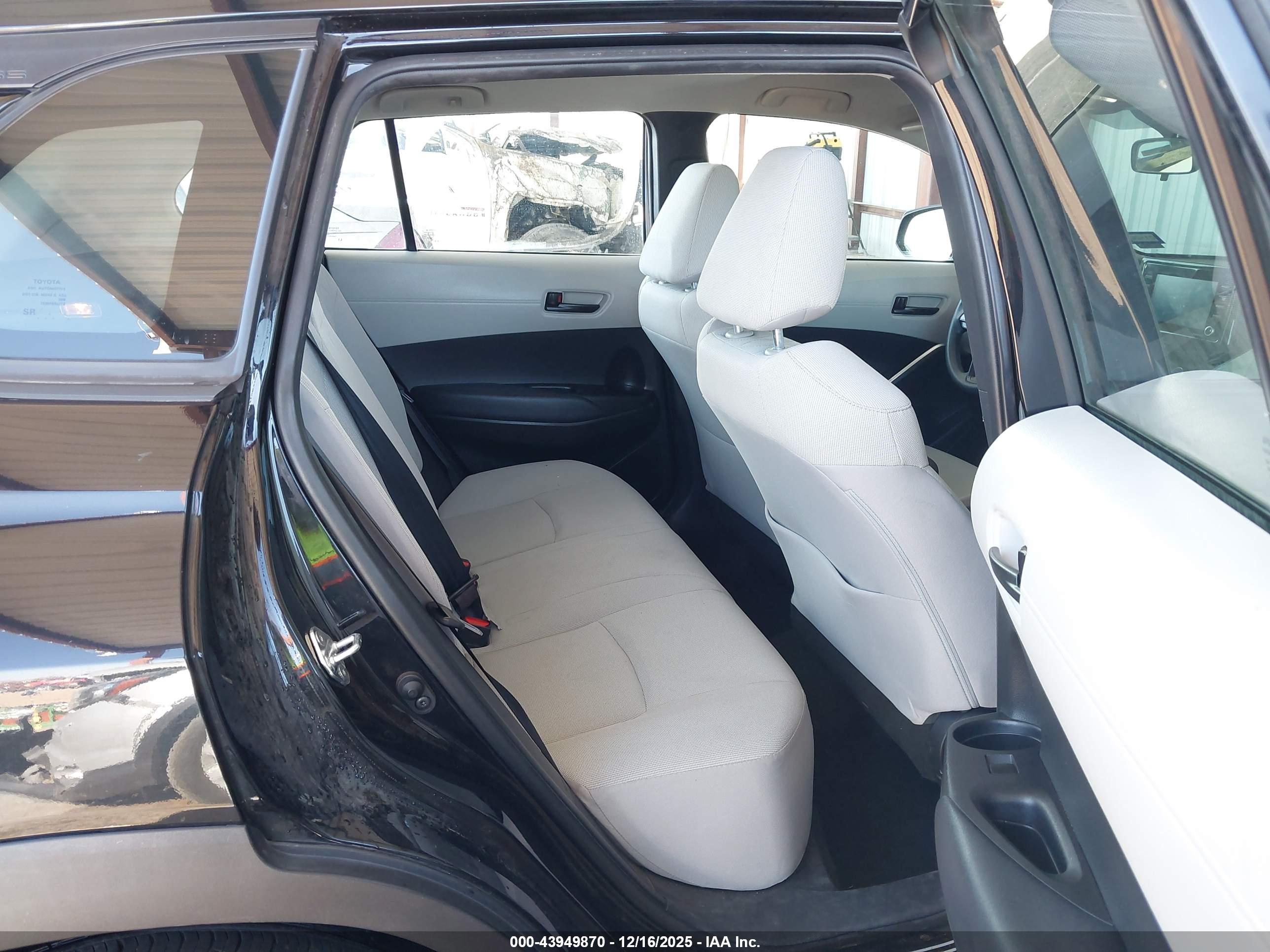 TOYOTA COROLLA image 8
