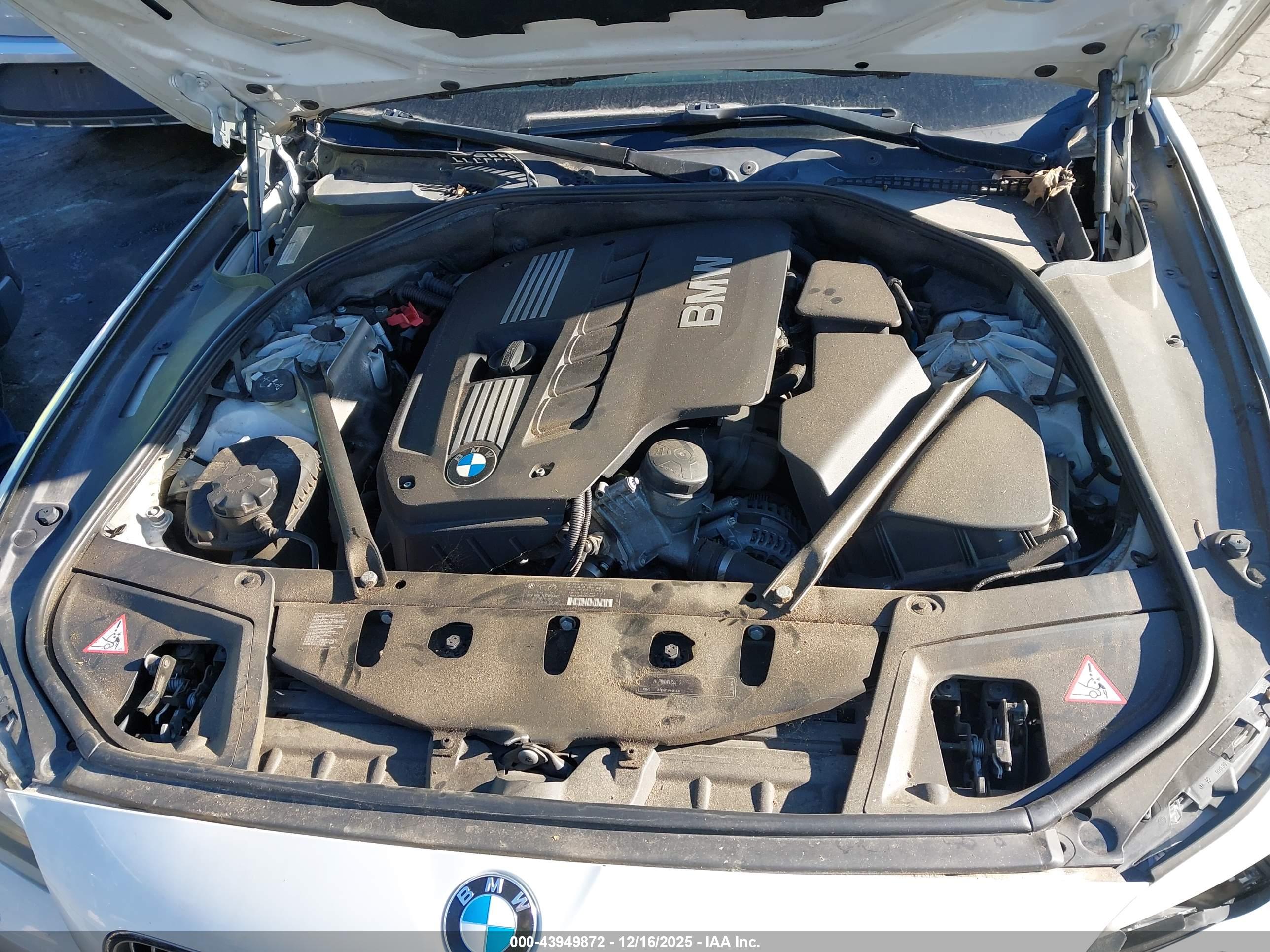 BMW 528I image 10