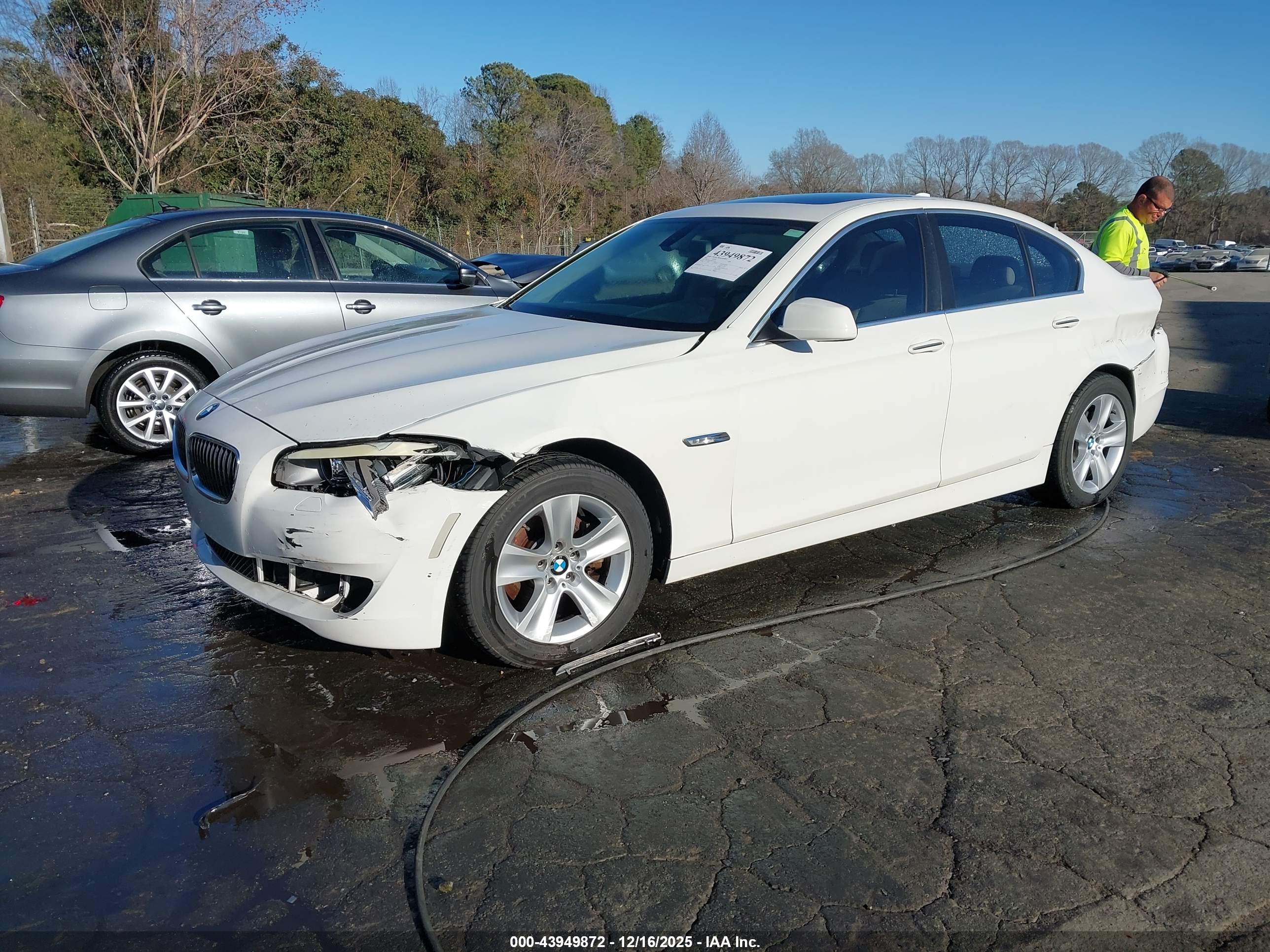 BMW 528I image 2