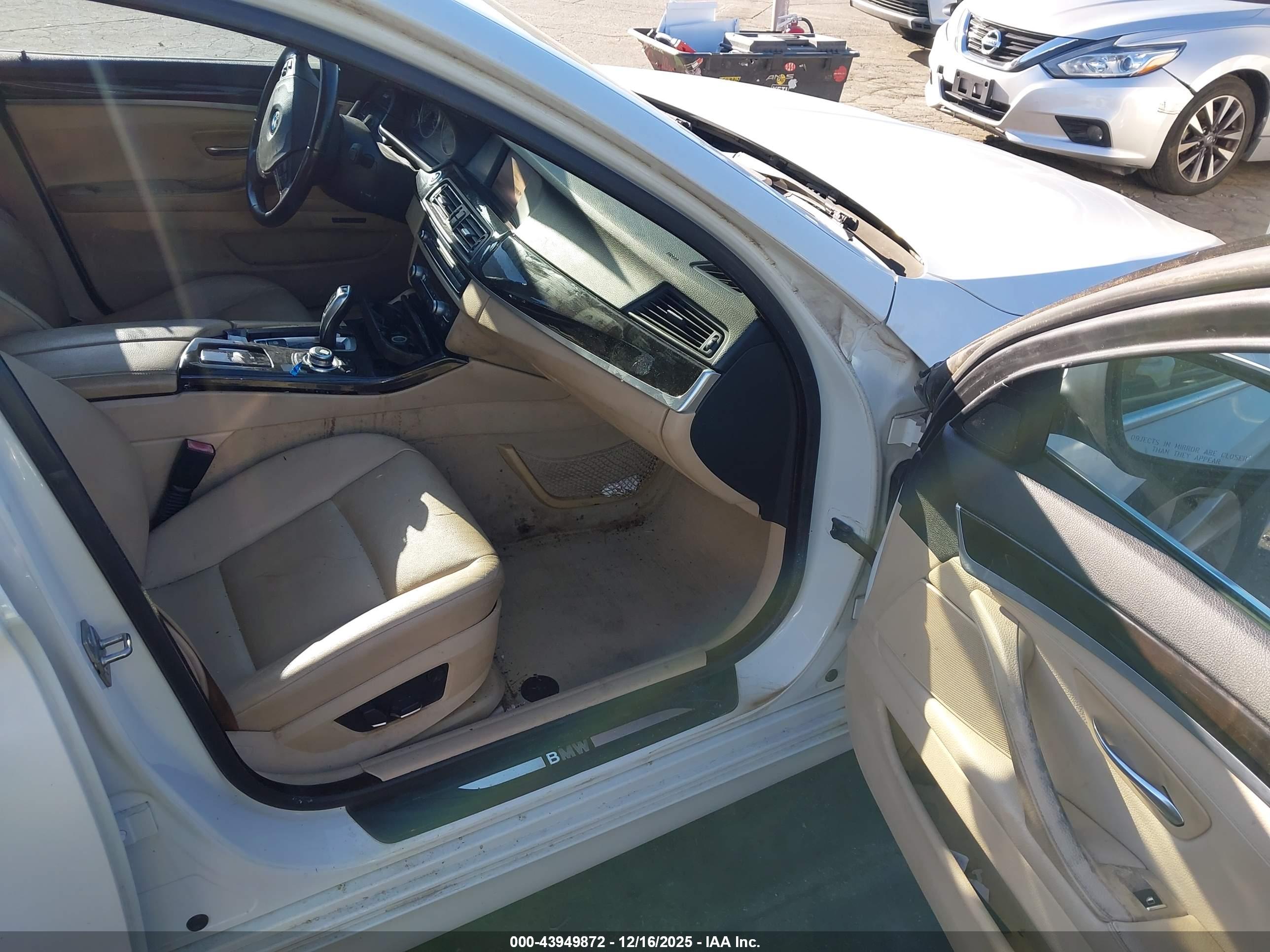 BMW 528I image 5
