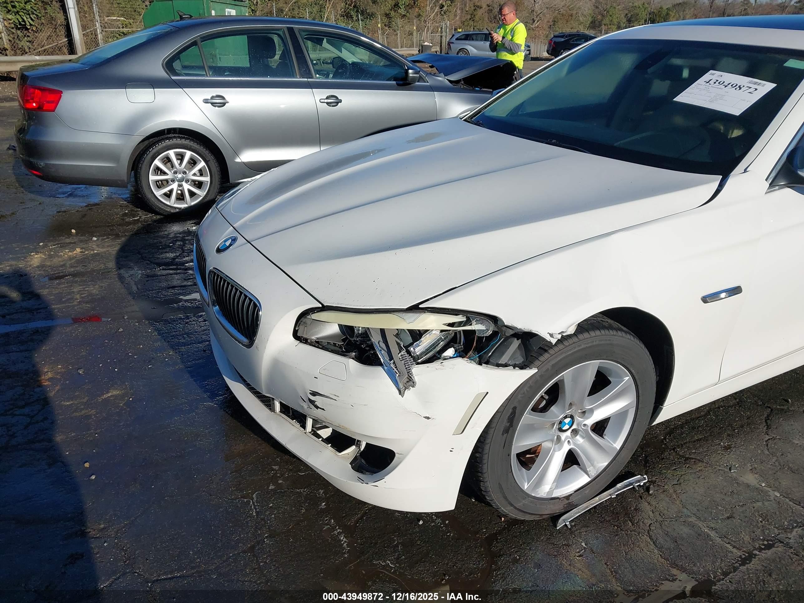 BMW 528I image 6
