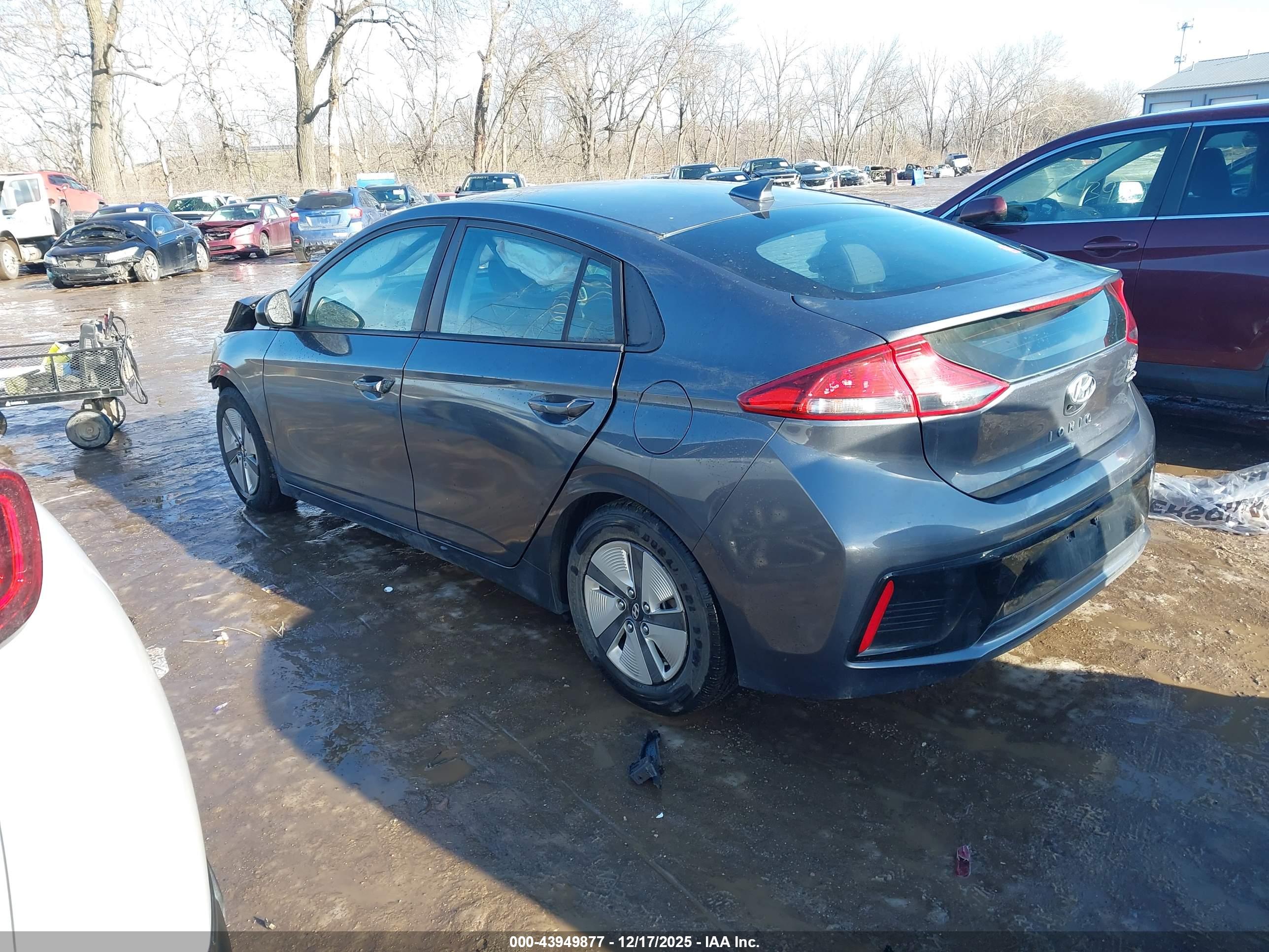 HYUNDAI IONIQ image 3