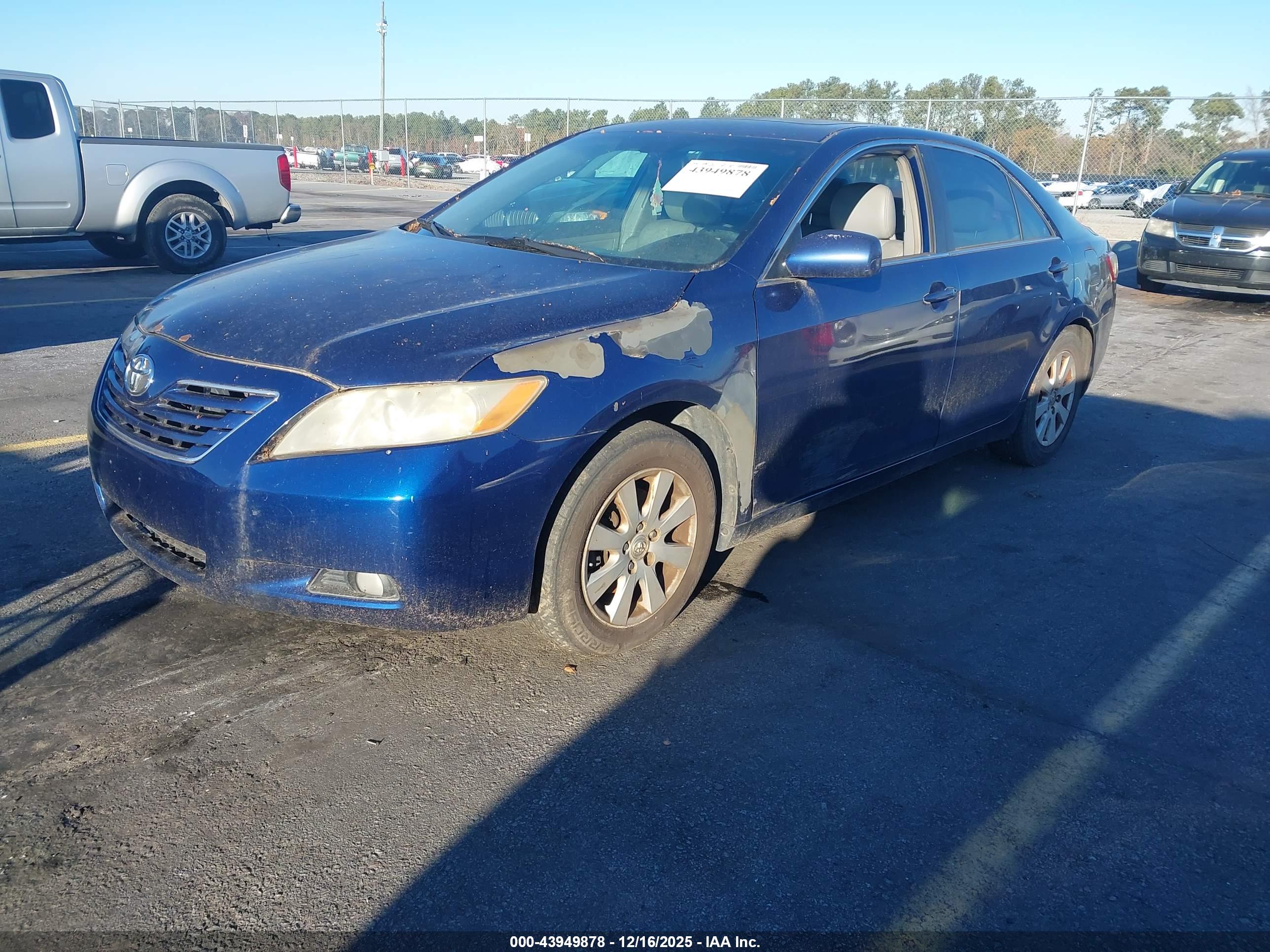 TOYOTA CAMRY image 2