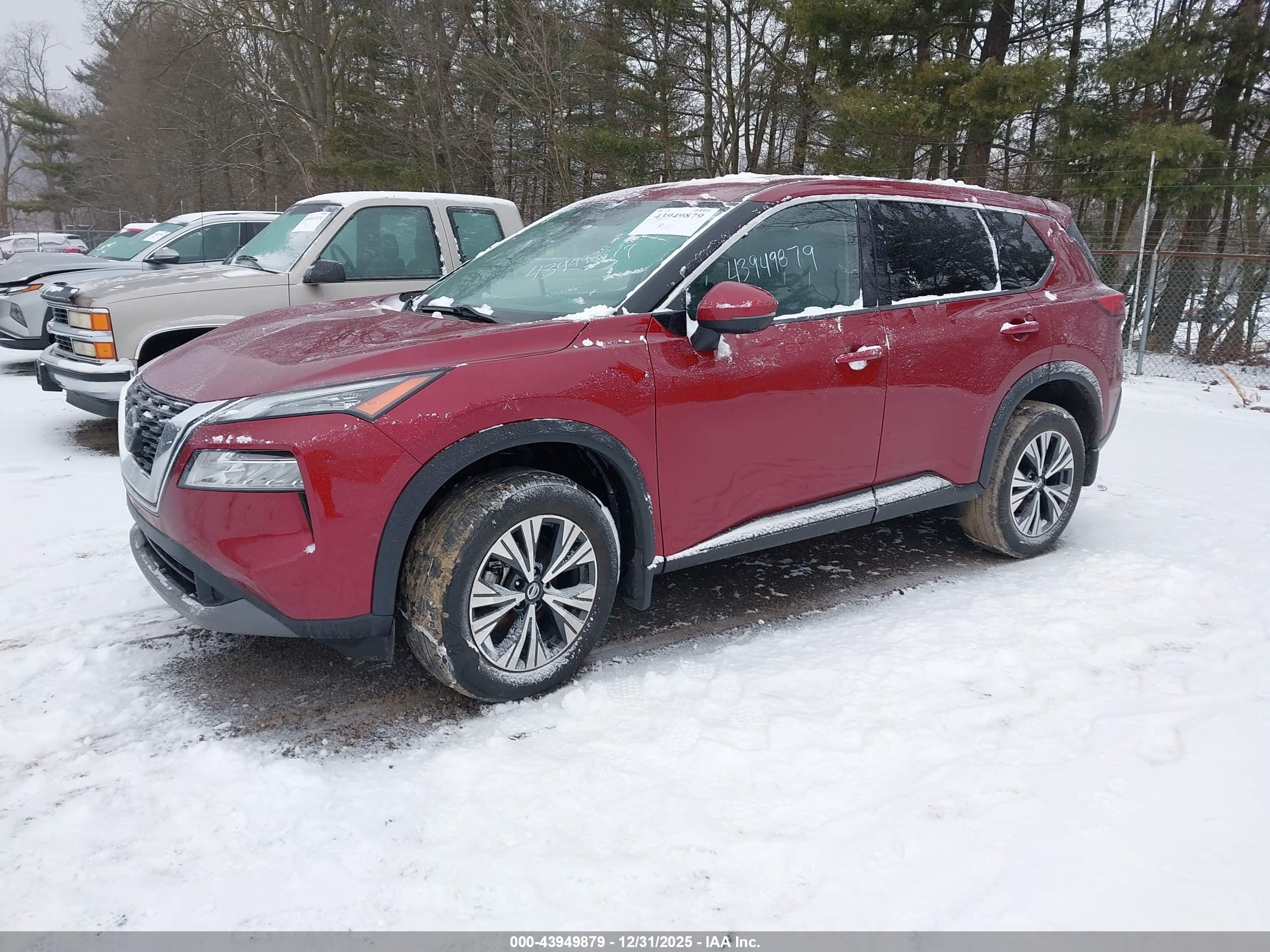 NISSAN ROGUE image 2