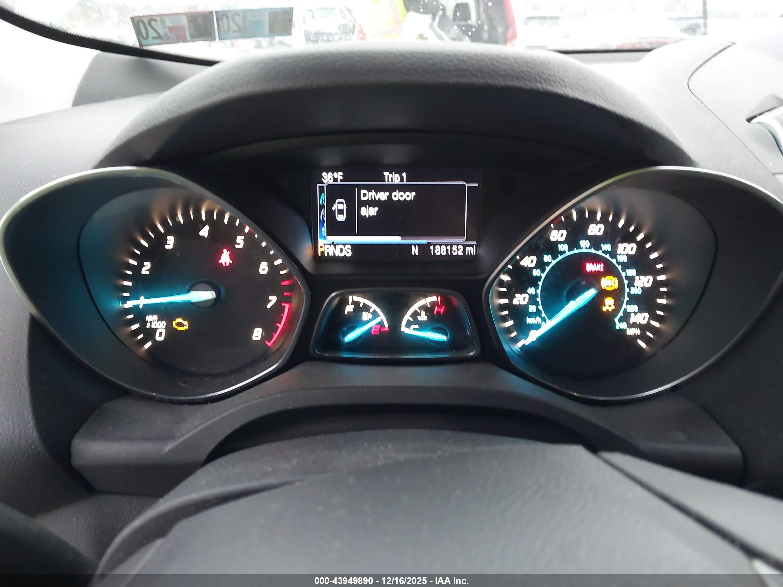 FORD ESCAPE image 7