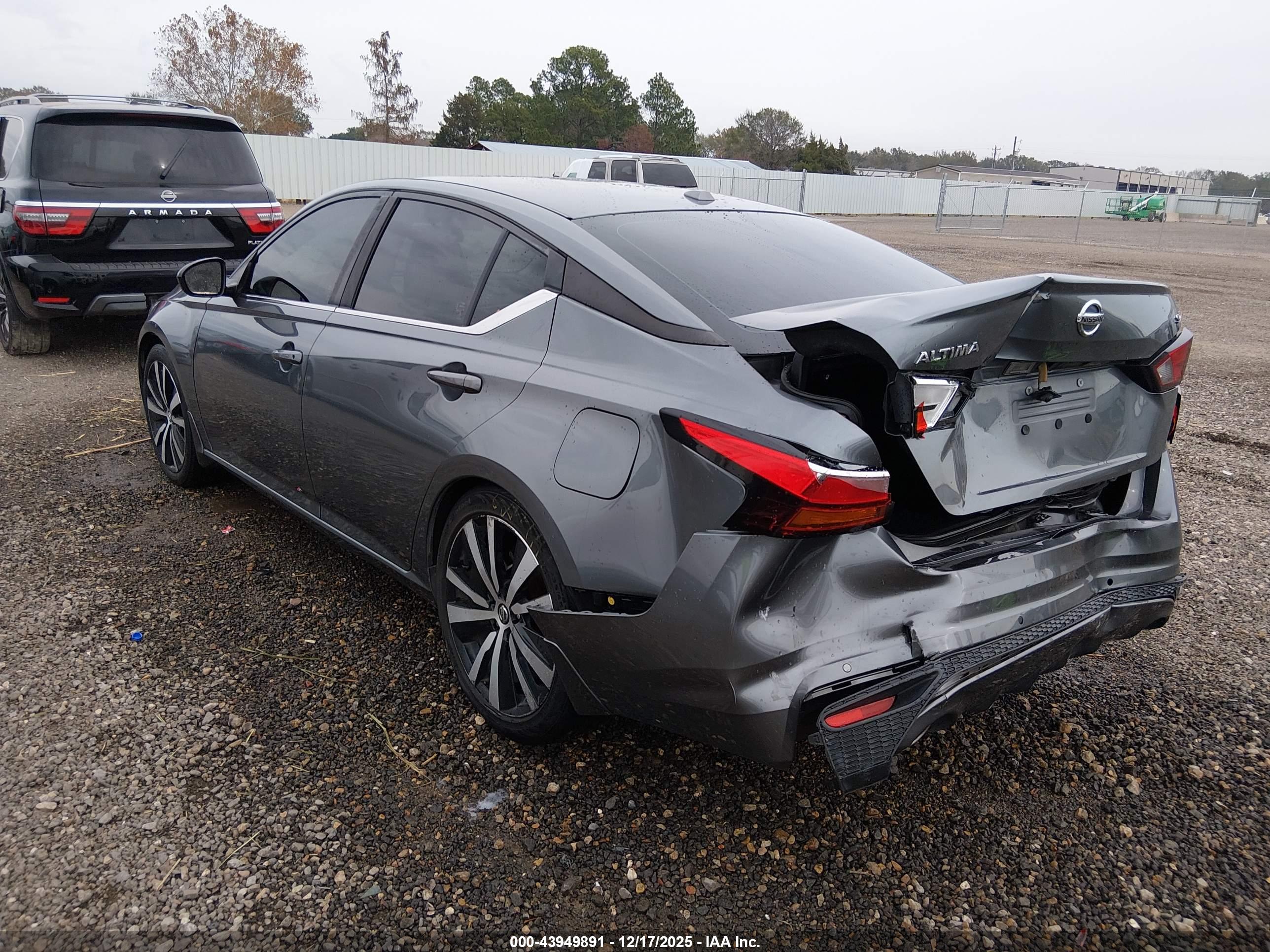 NISSAN ALTIMA image 3