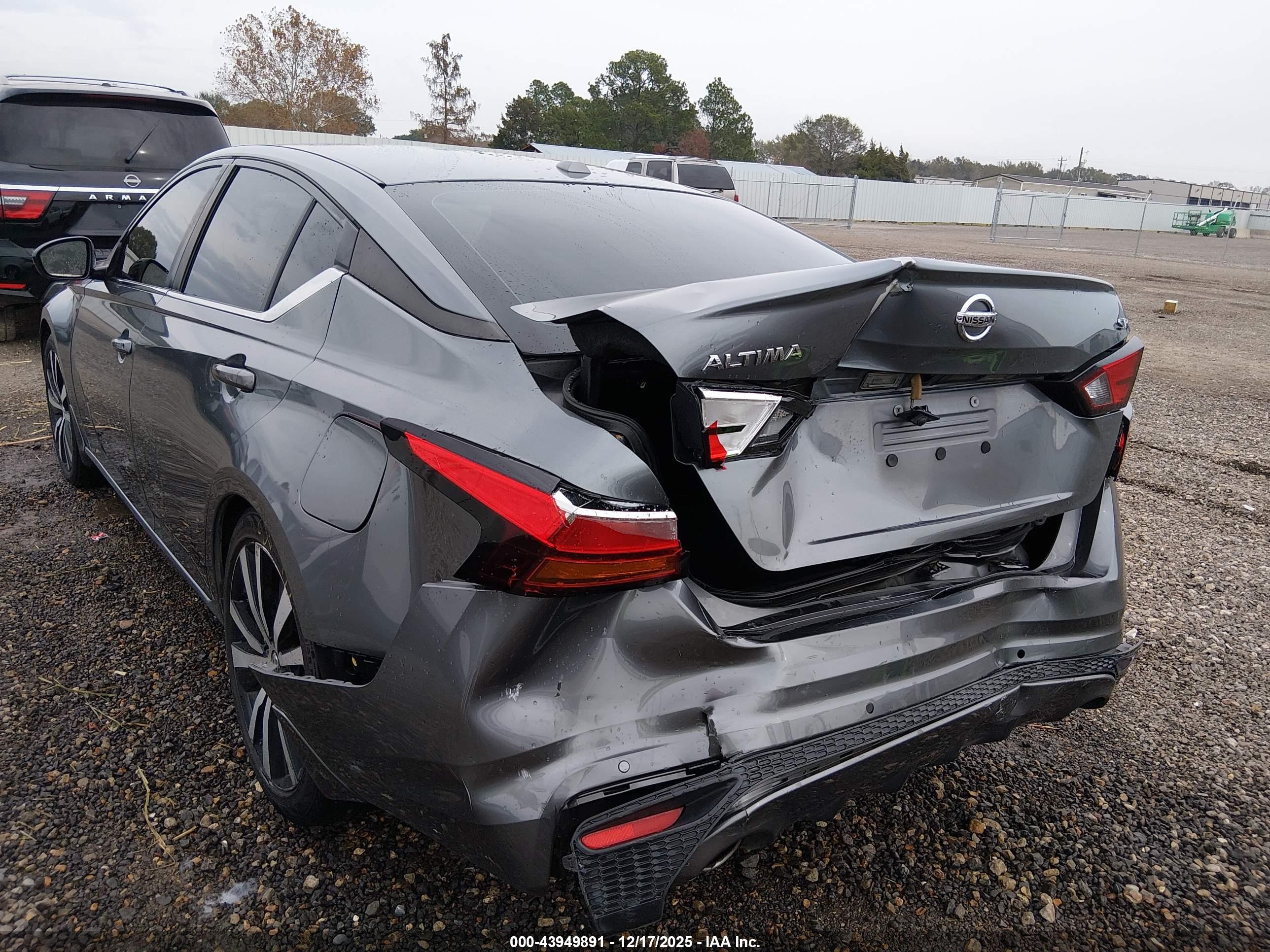NISSAN ALTIMA image 6