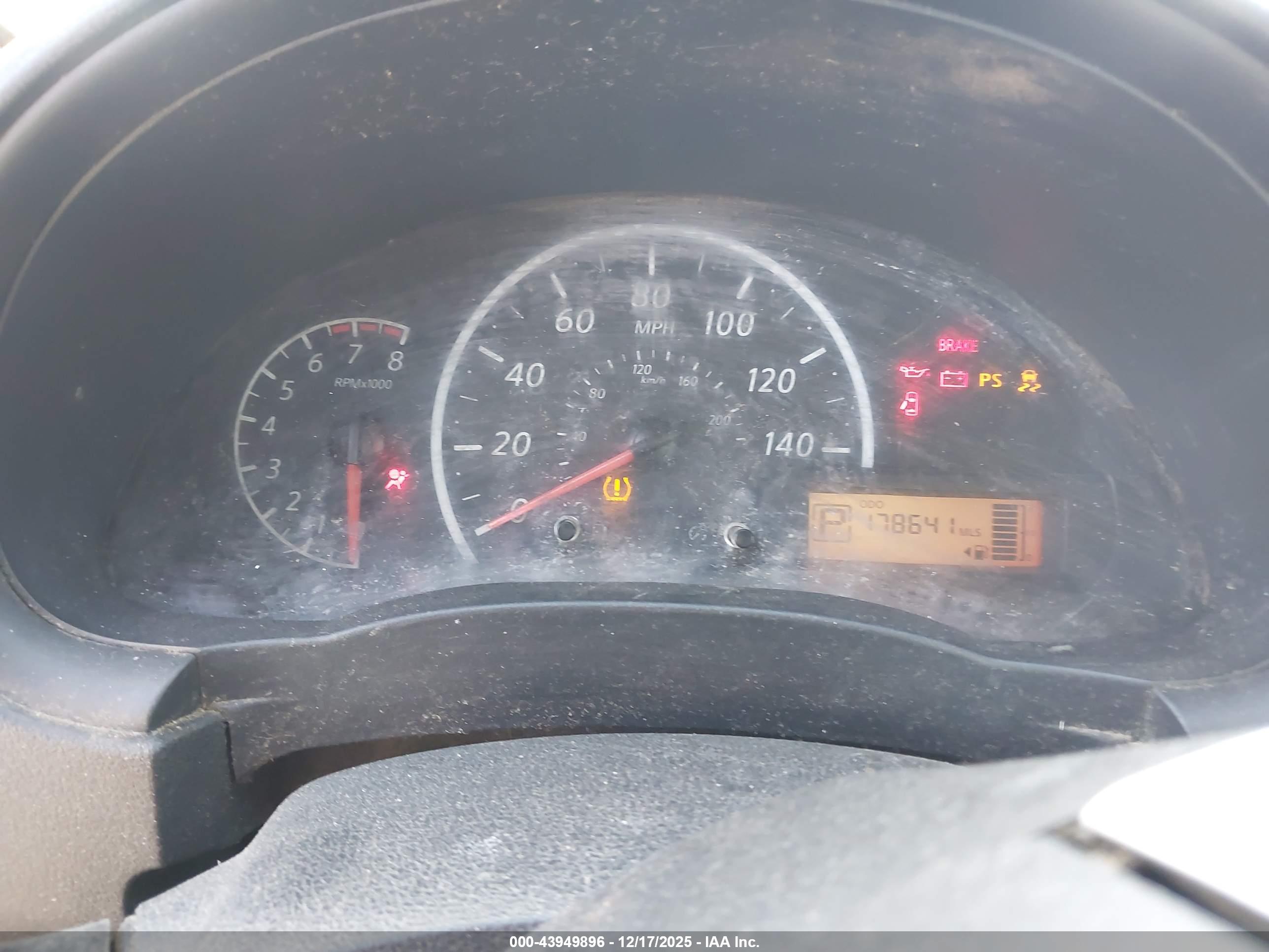 NISSAN VERSA image 7