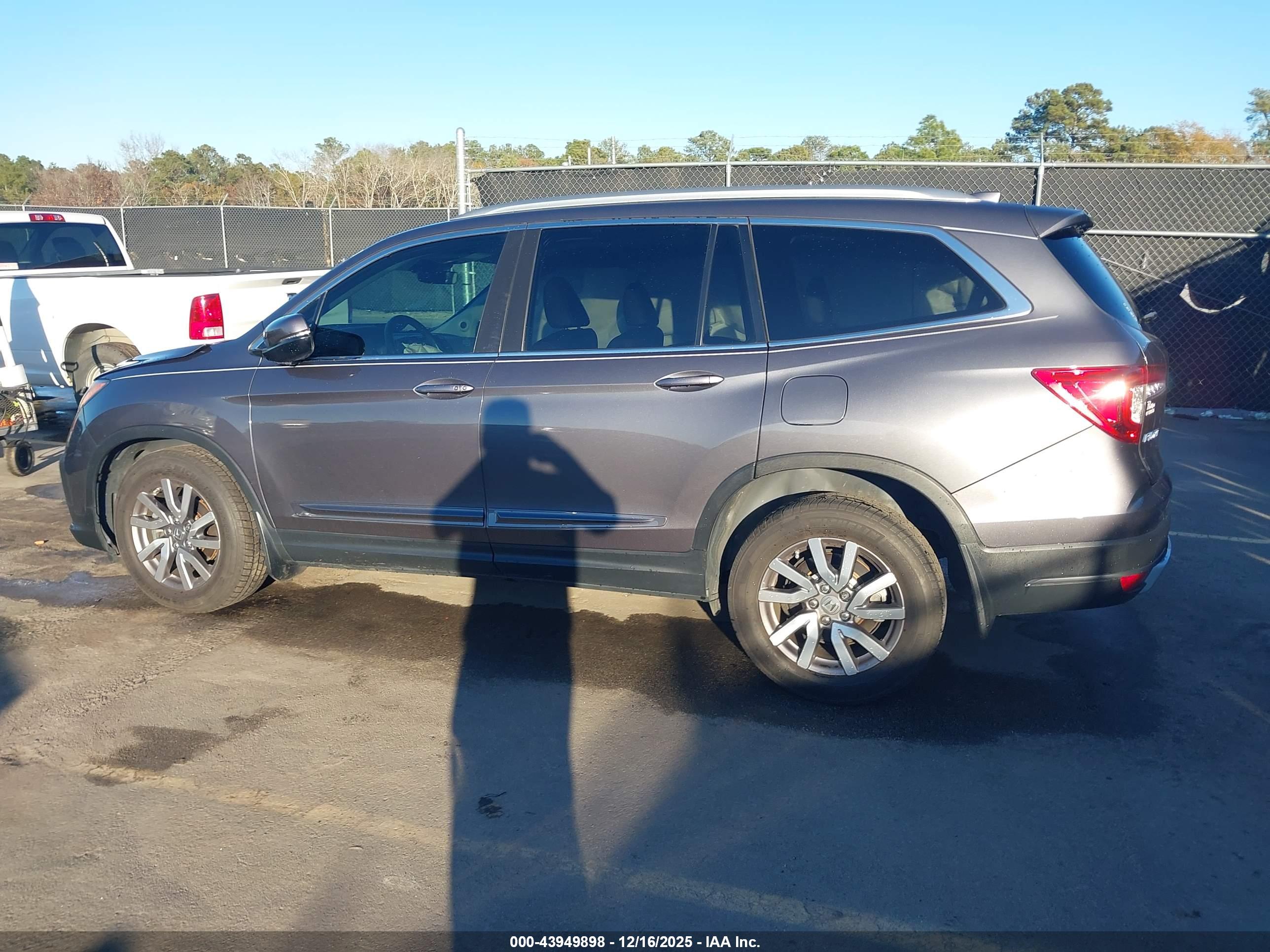 HONDA PILOT image 3