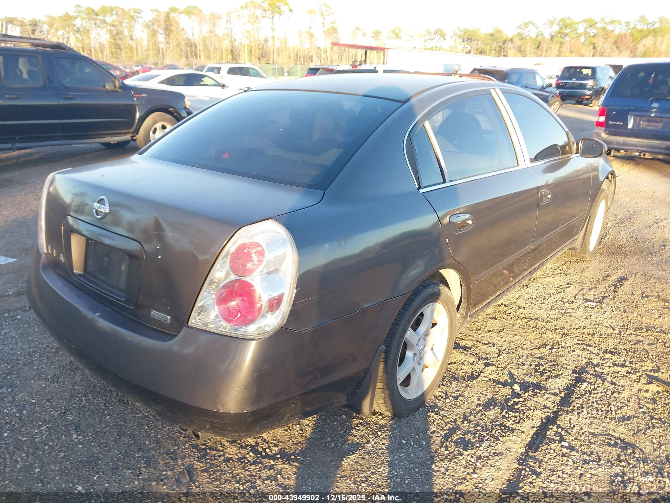 NISSAN ALTIMA image 4
