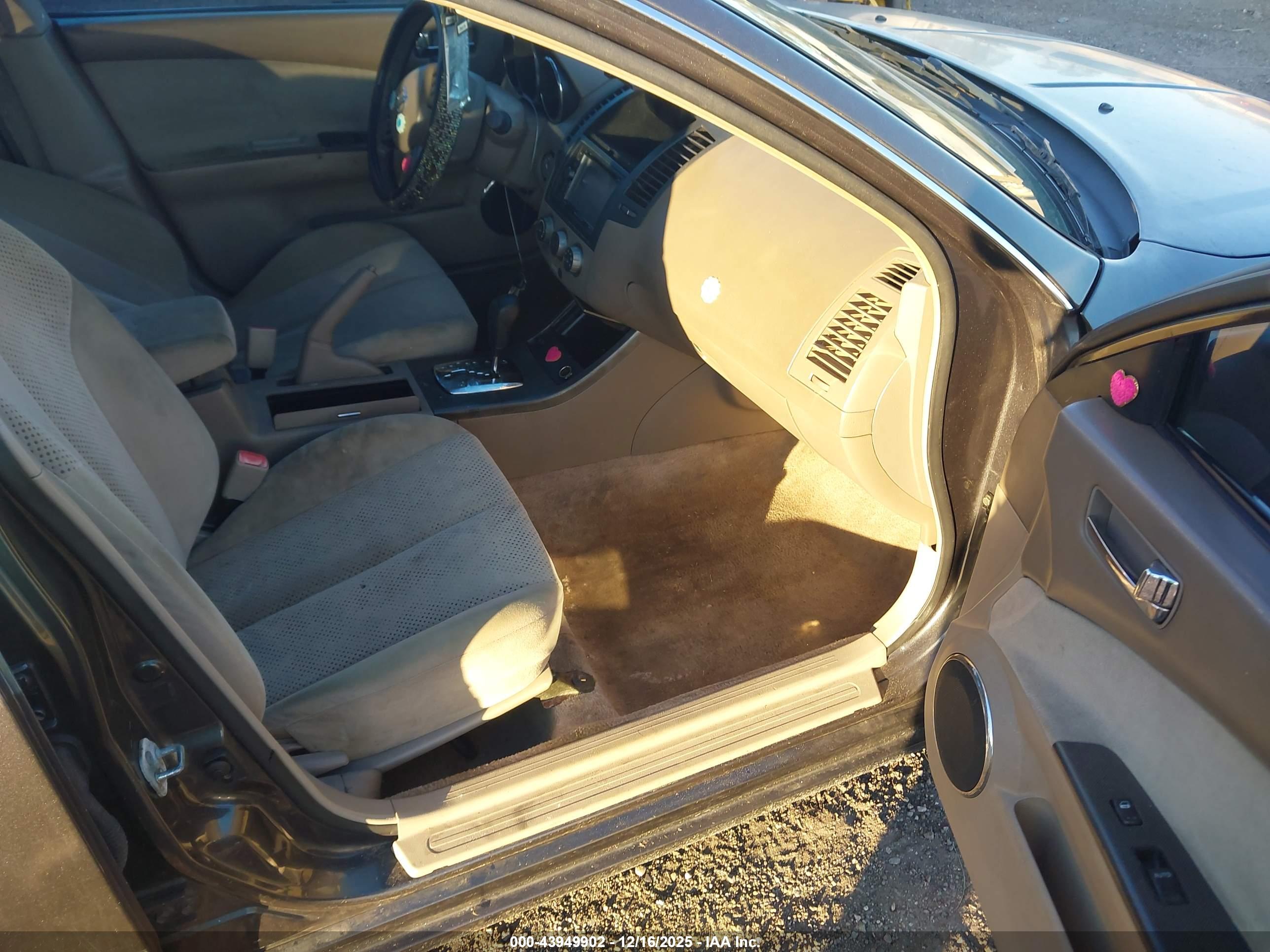 NISSAN ALTIMA image 5