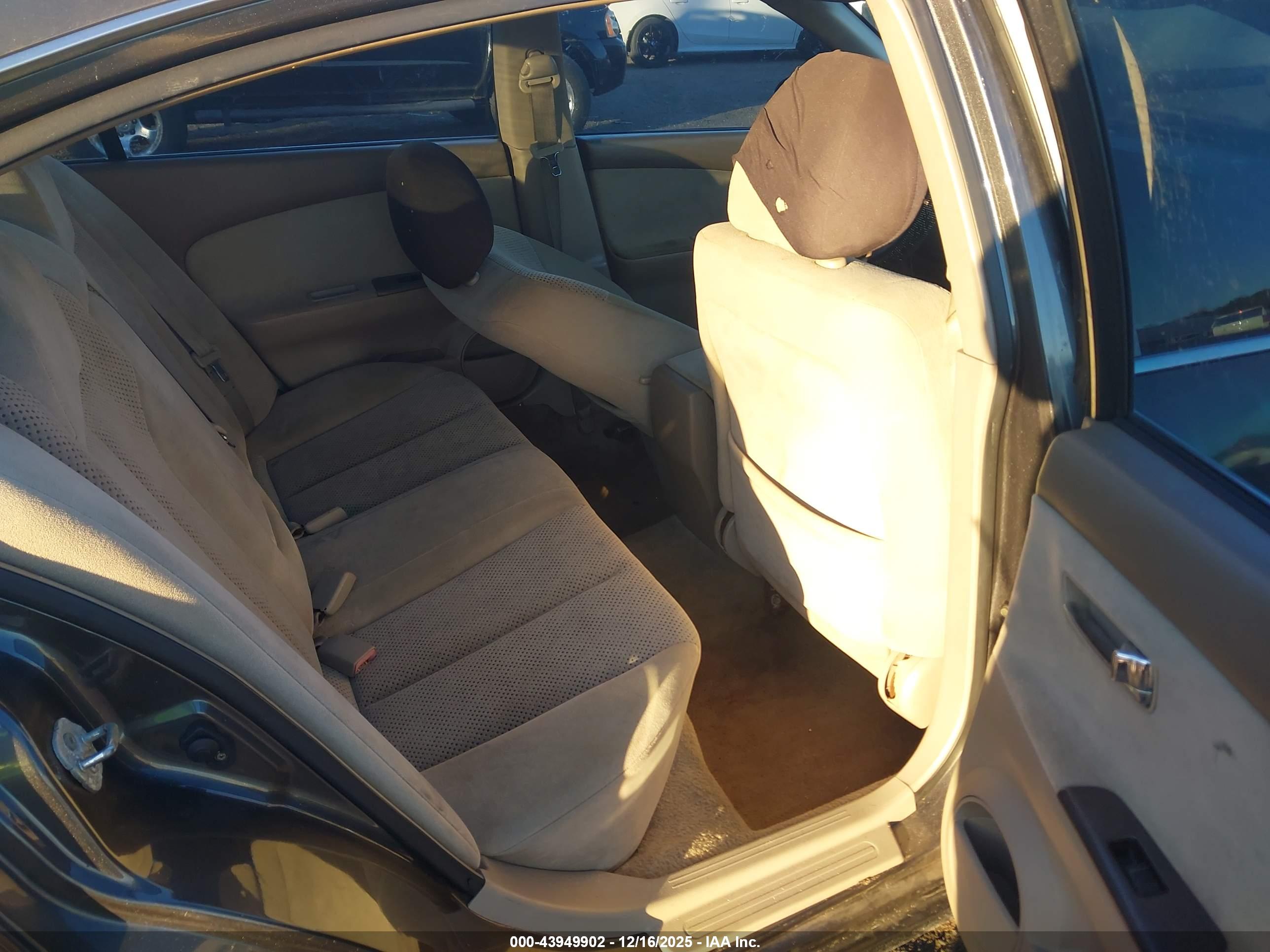 NISSAN ALTIMA image 8