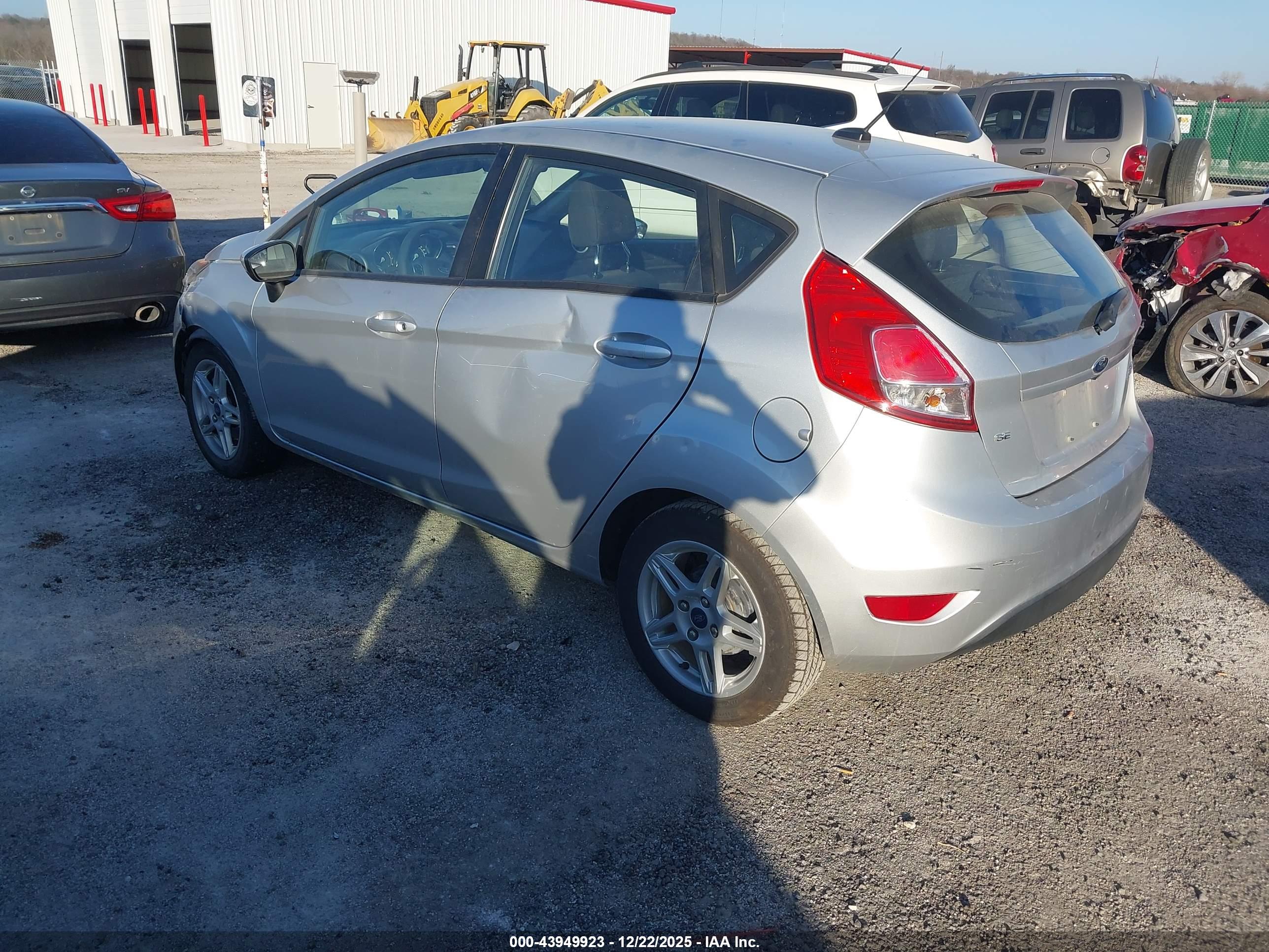 FORD FIESTA image 3