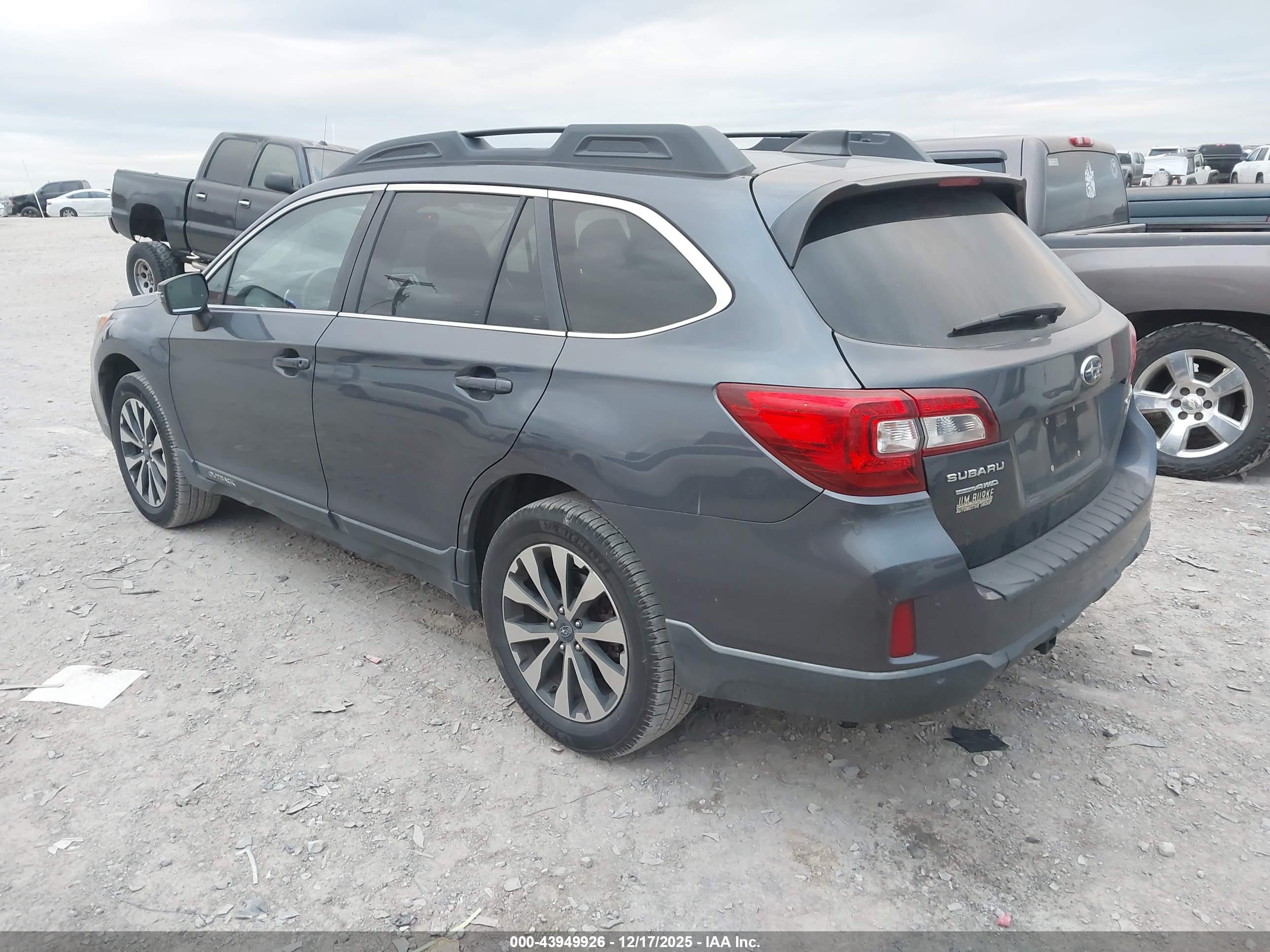 SUBARU OUTBACK image 3