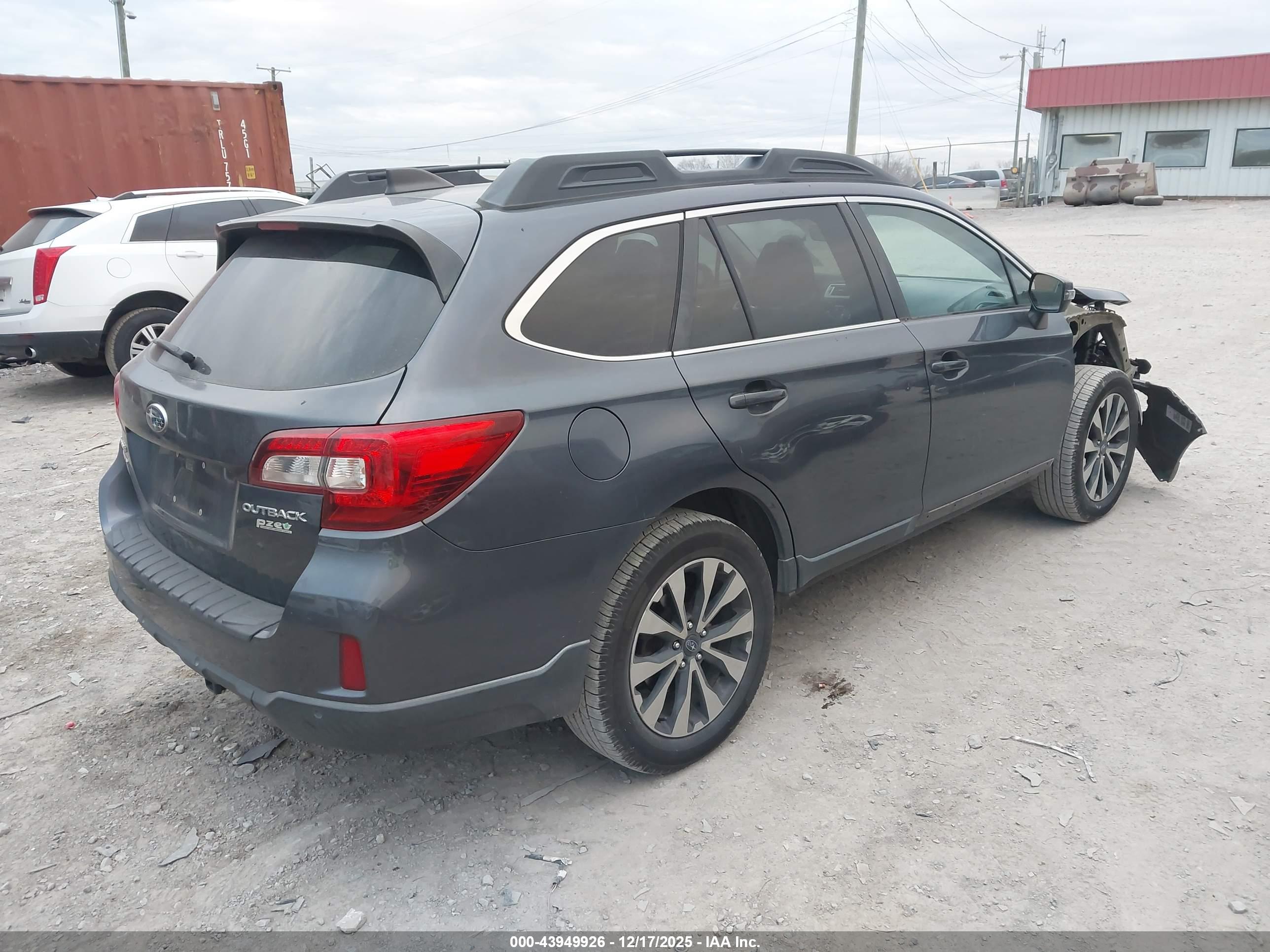 SUBARU OUTBACK image 4