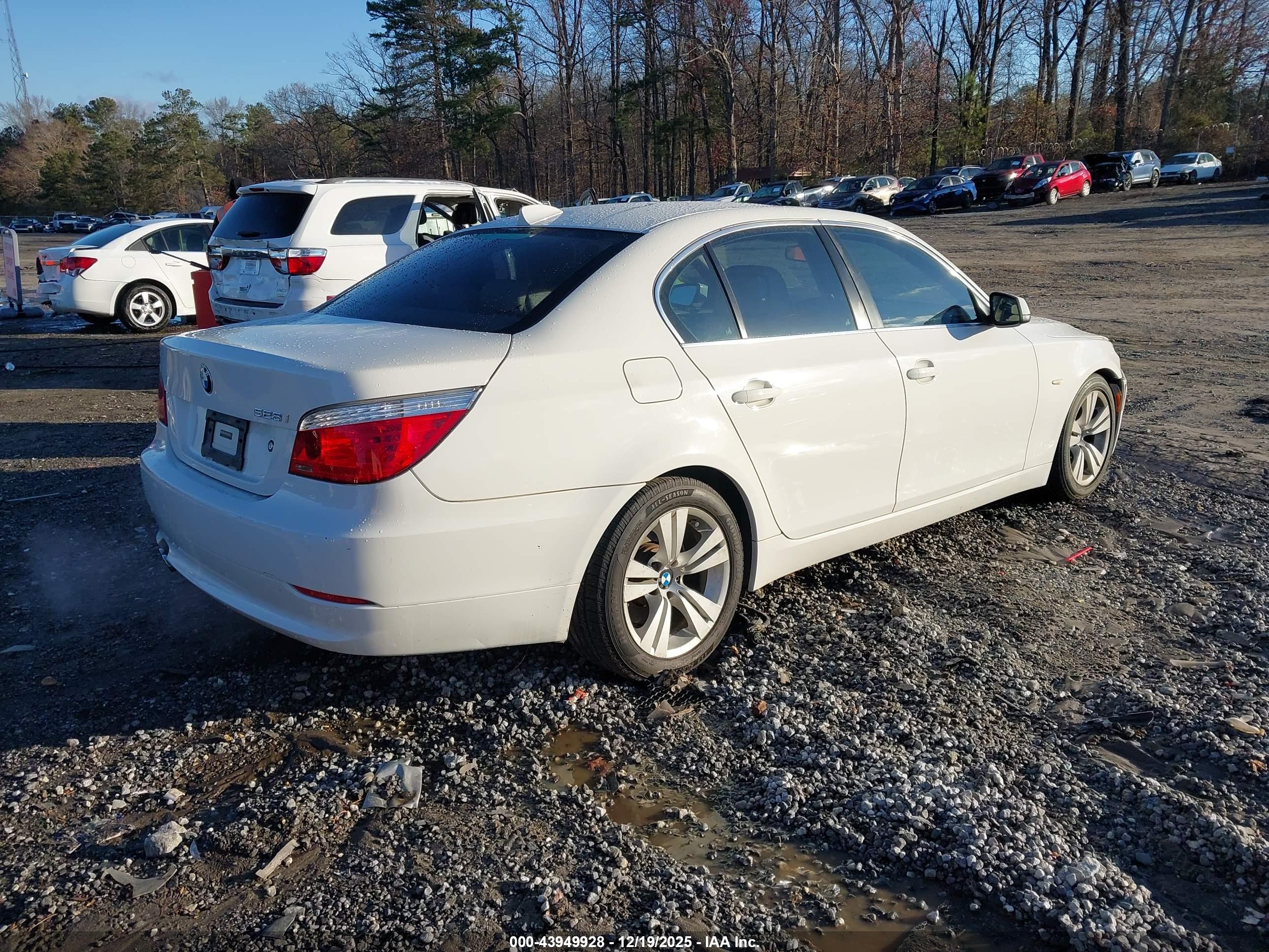 BMW 528I image 4