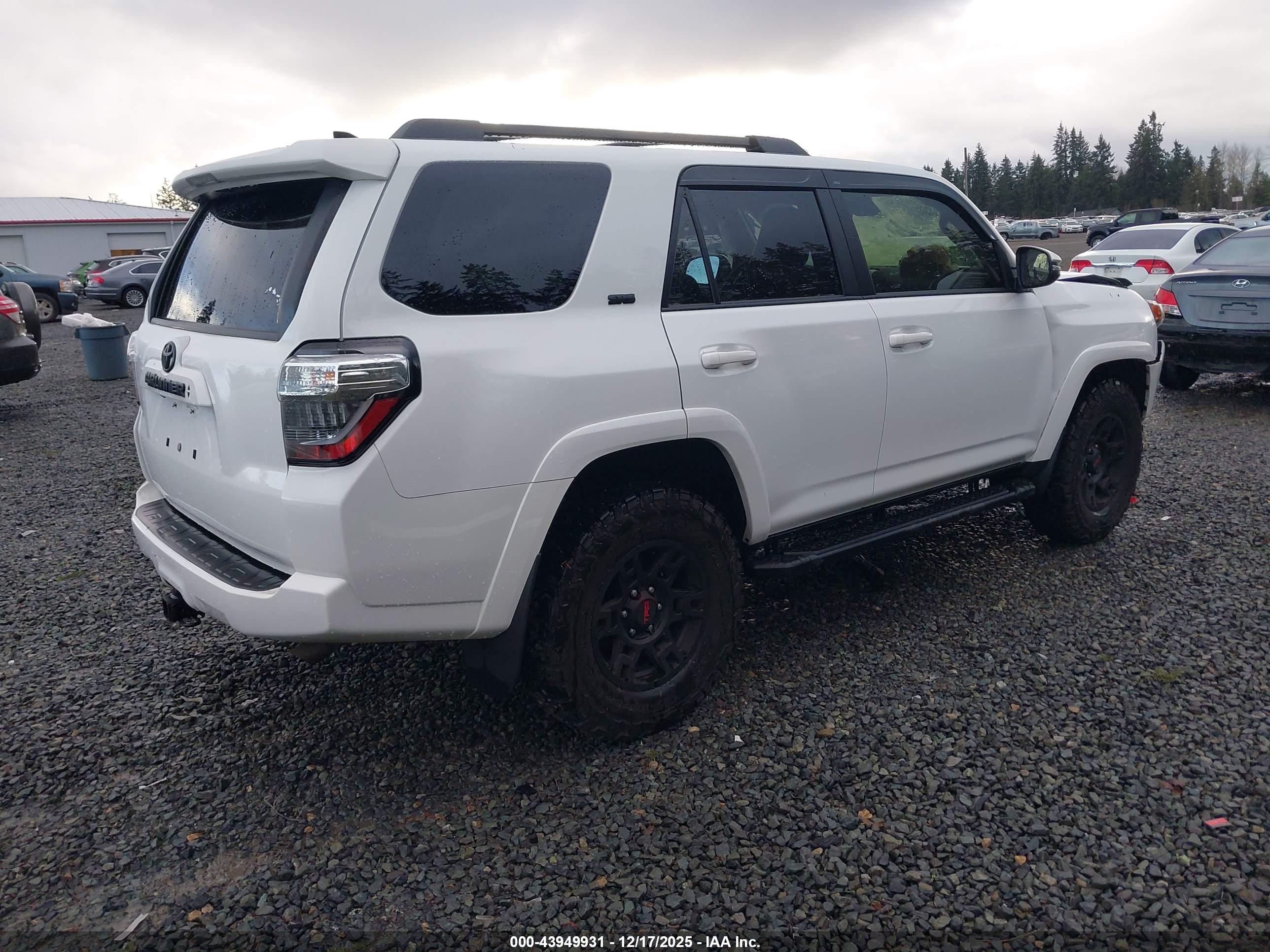 TOYOTA 4RUNNER image 4