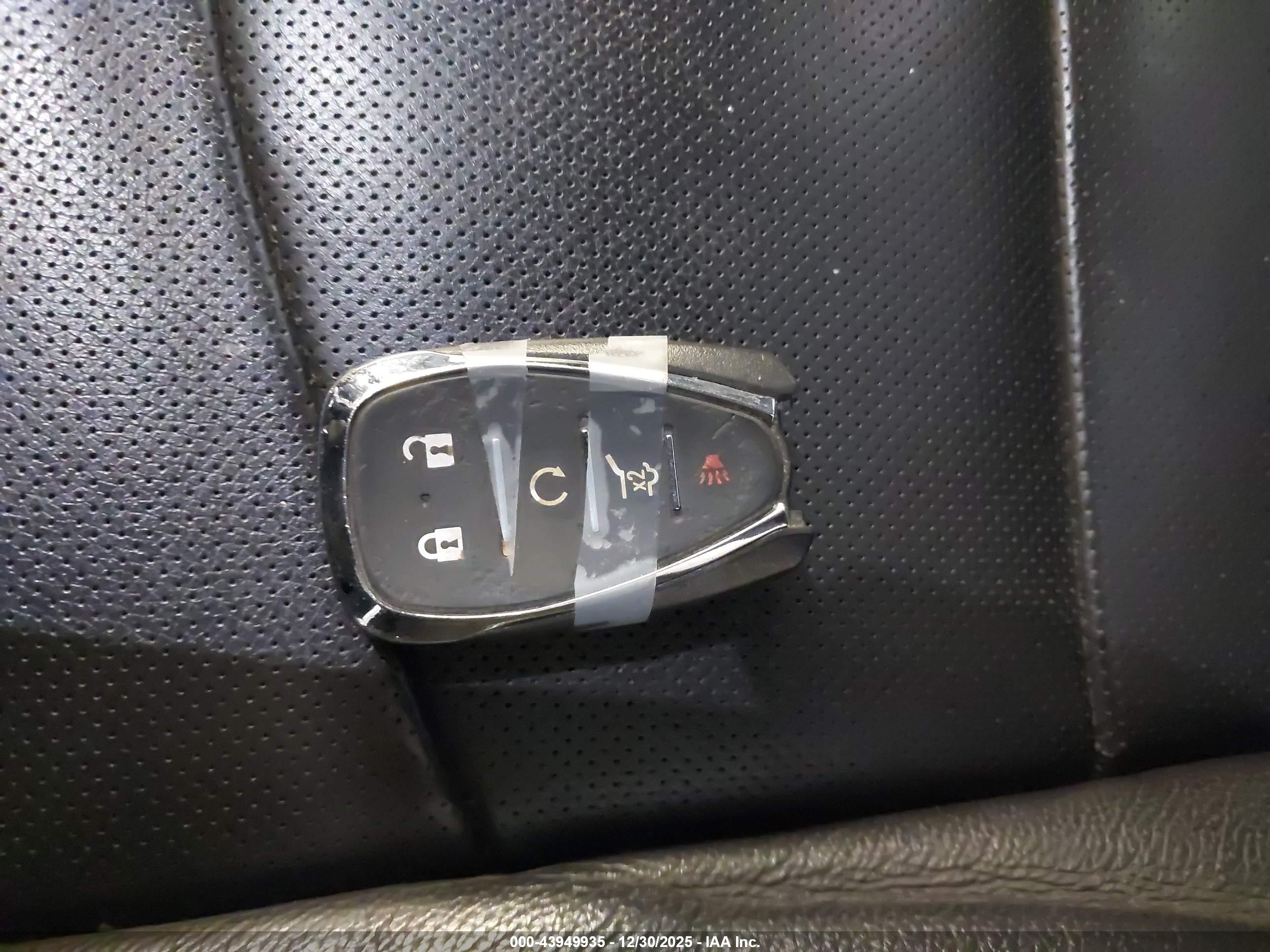CHEVROLET EQUINOX image 11