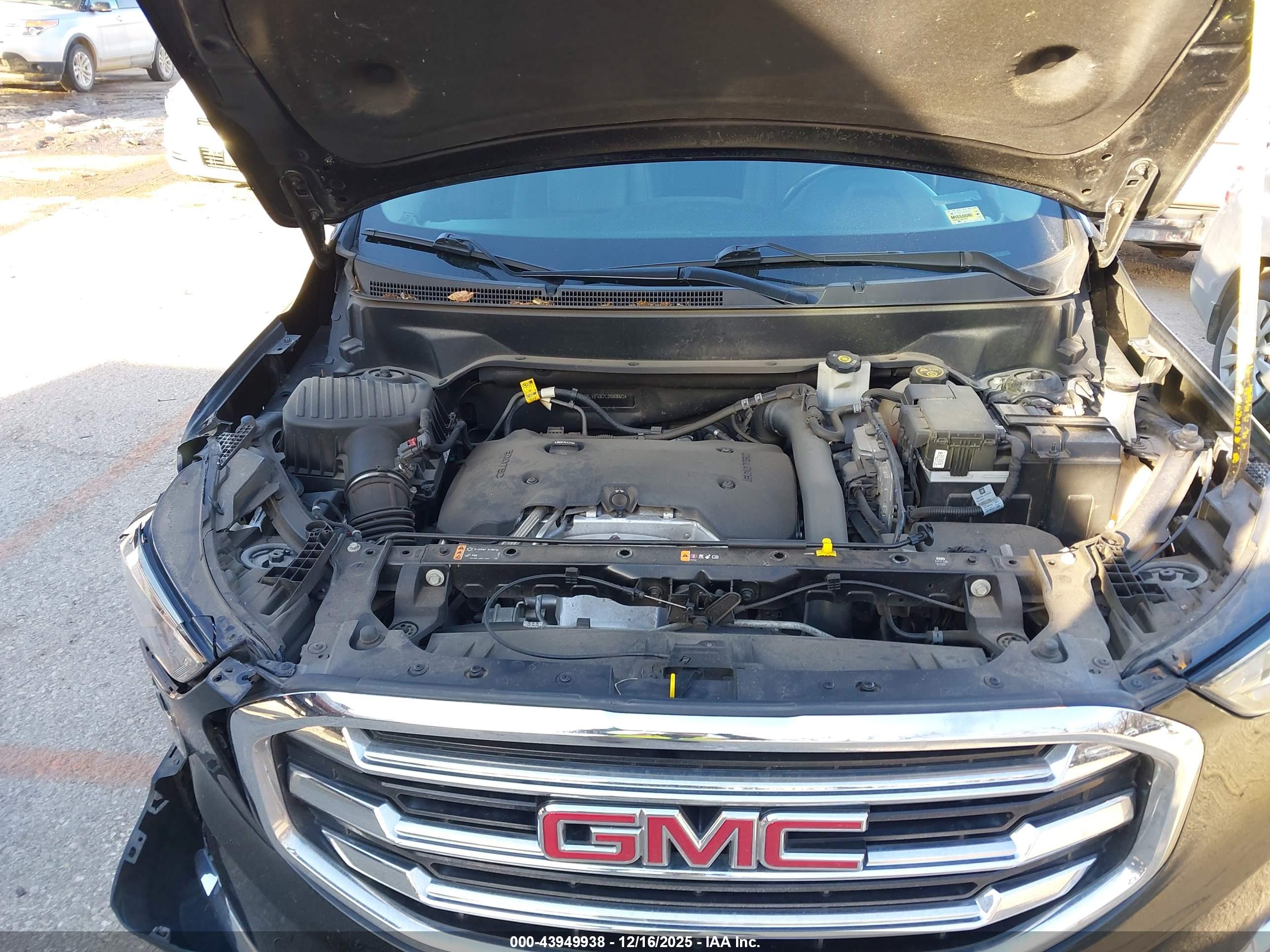 GMC TERRAIN image 10