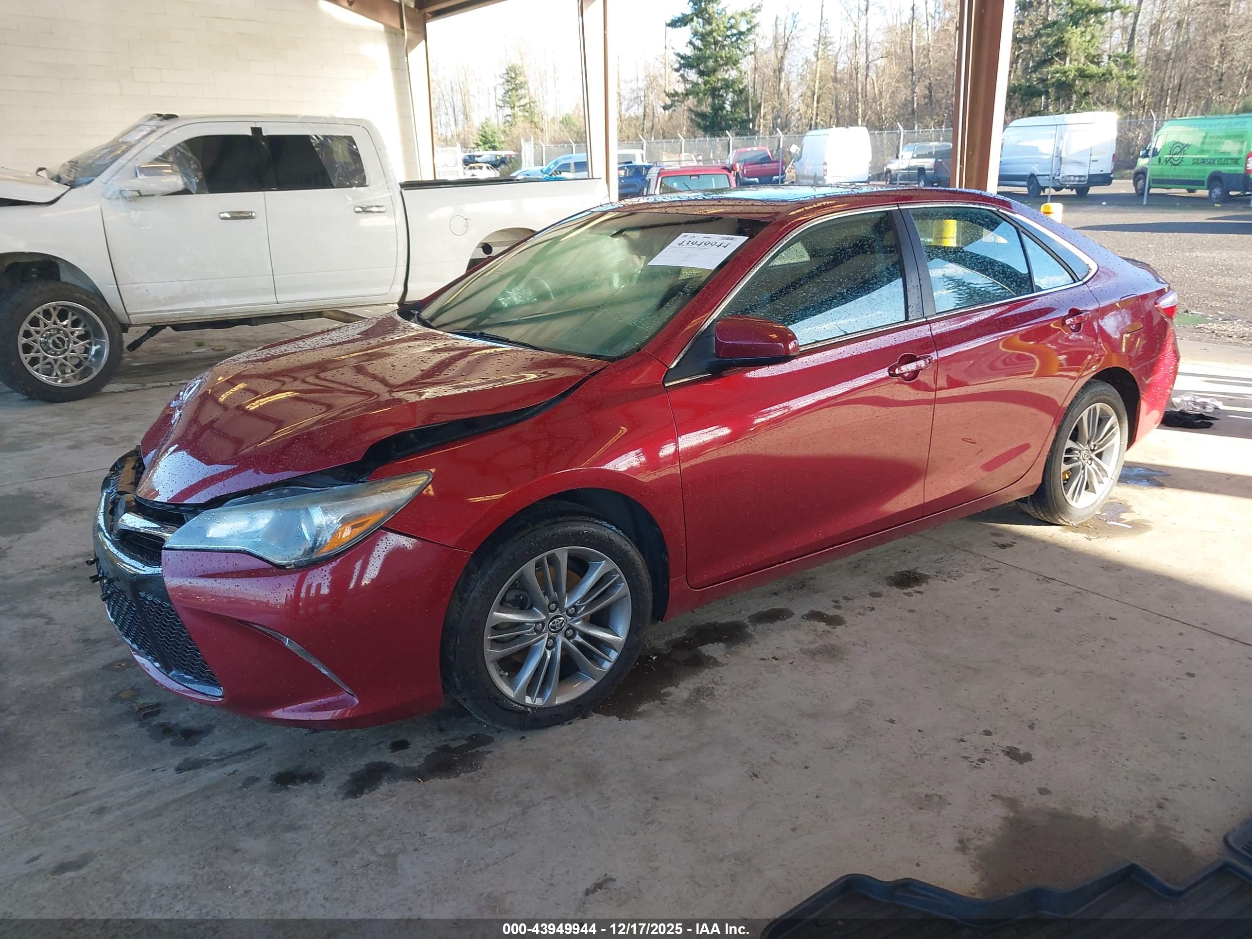 TOYOTA CAMRY image 2