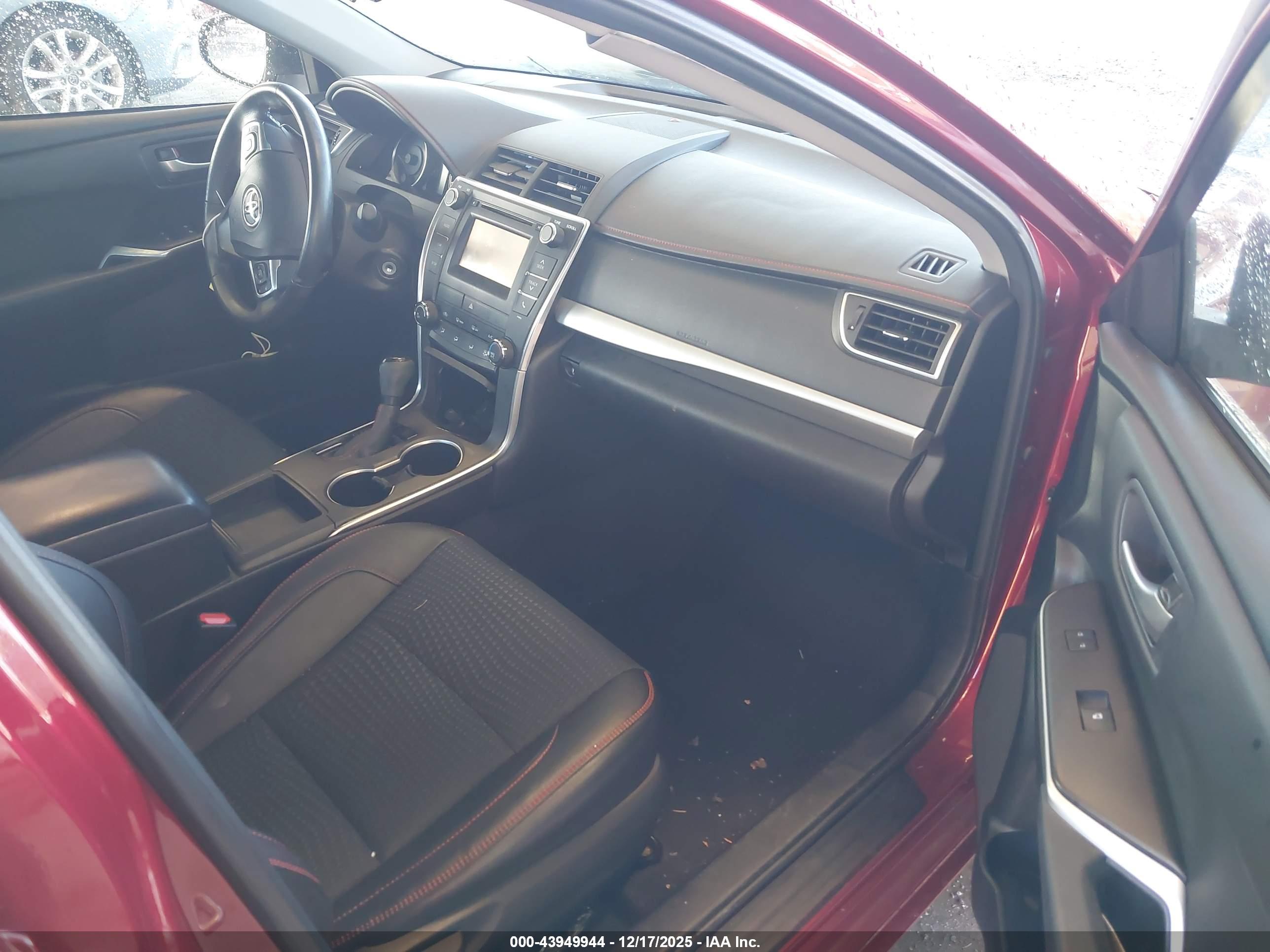 TOYOTA CAMRY image 5