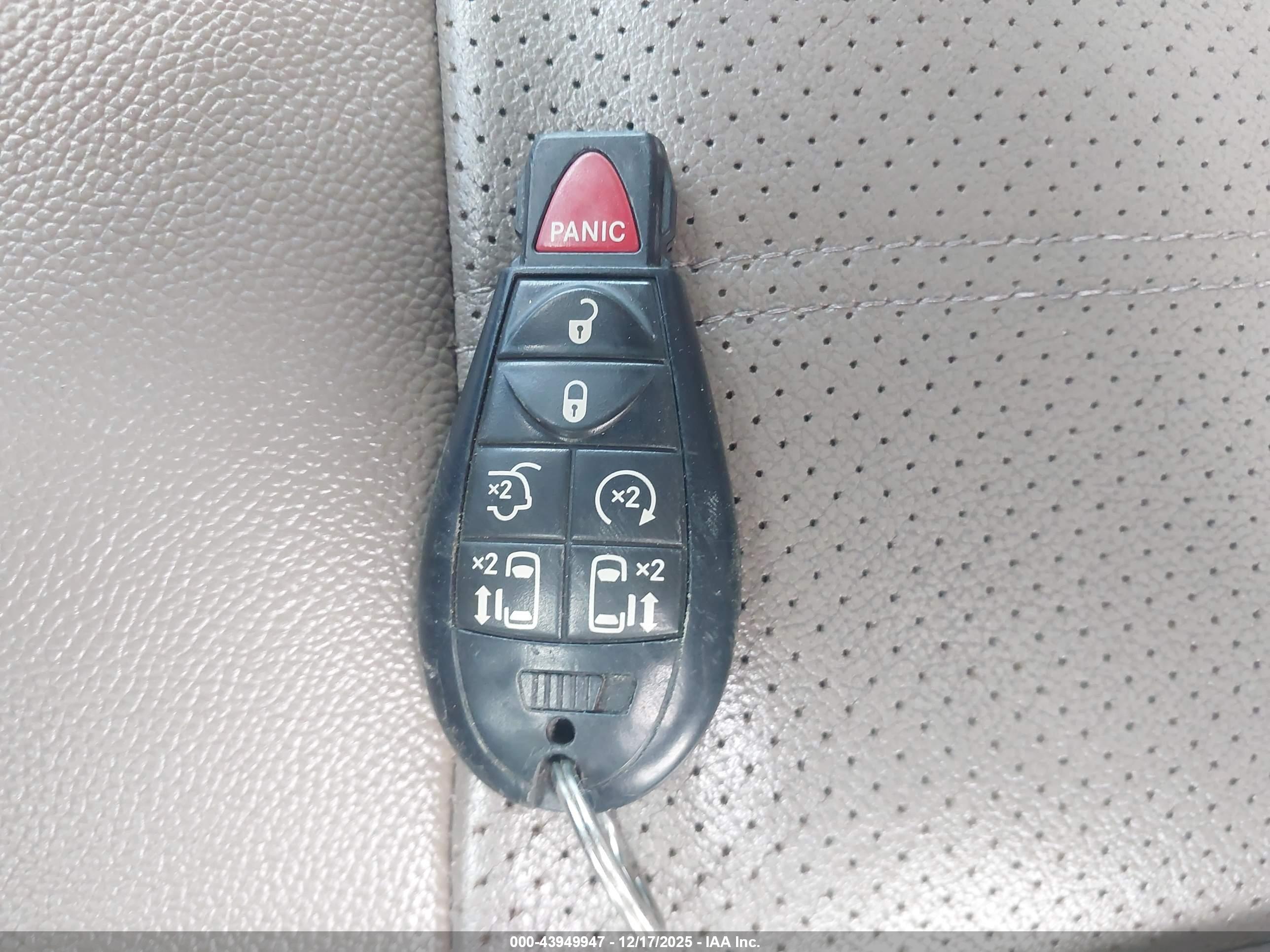 CHRYSLER TOWN image 11