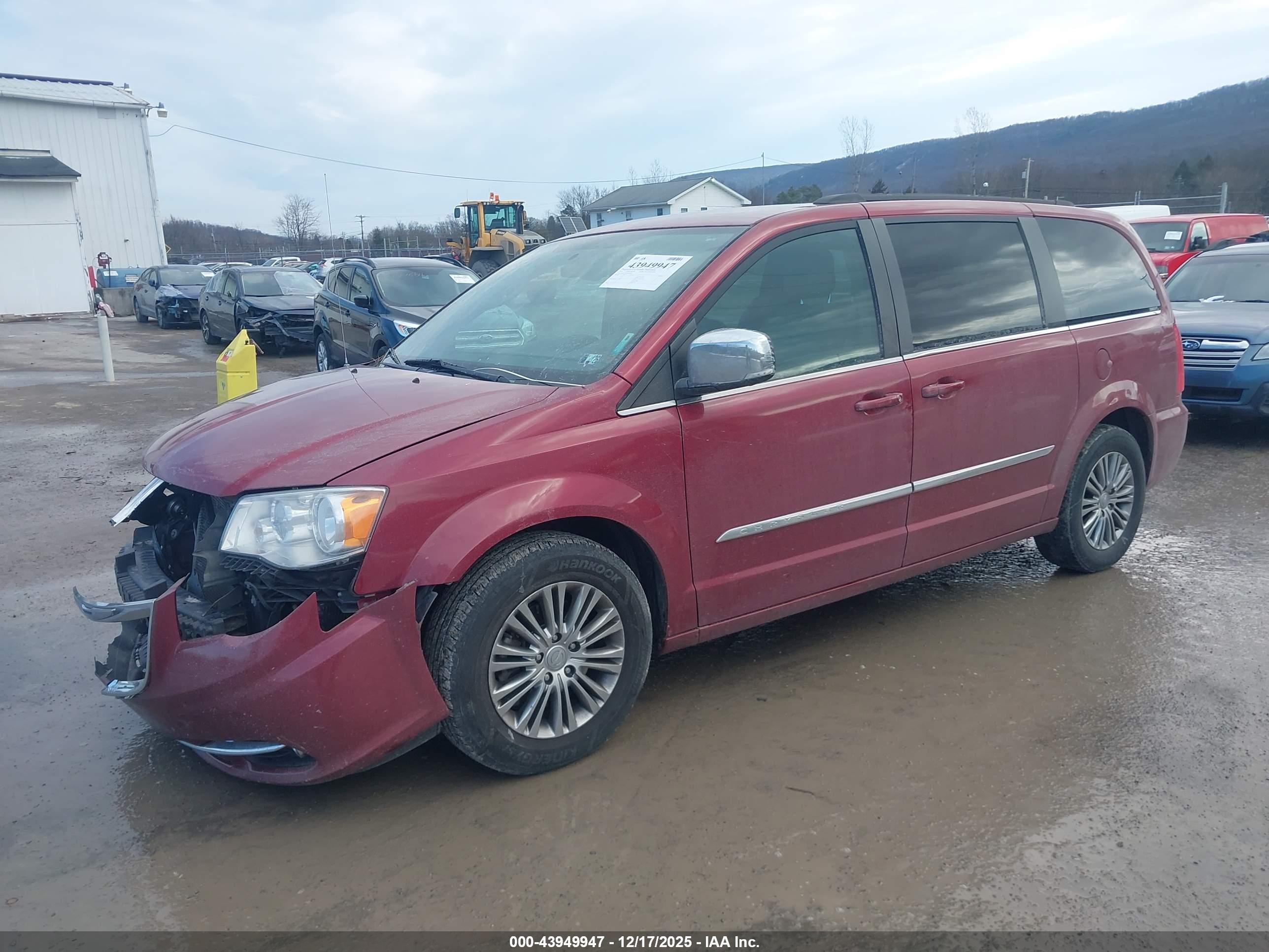 CHRYSLER TOWN image 2