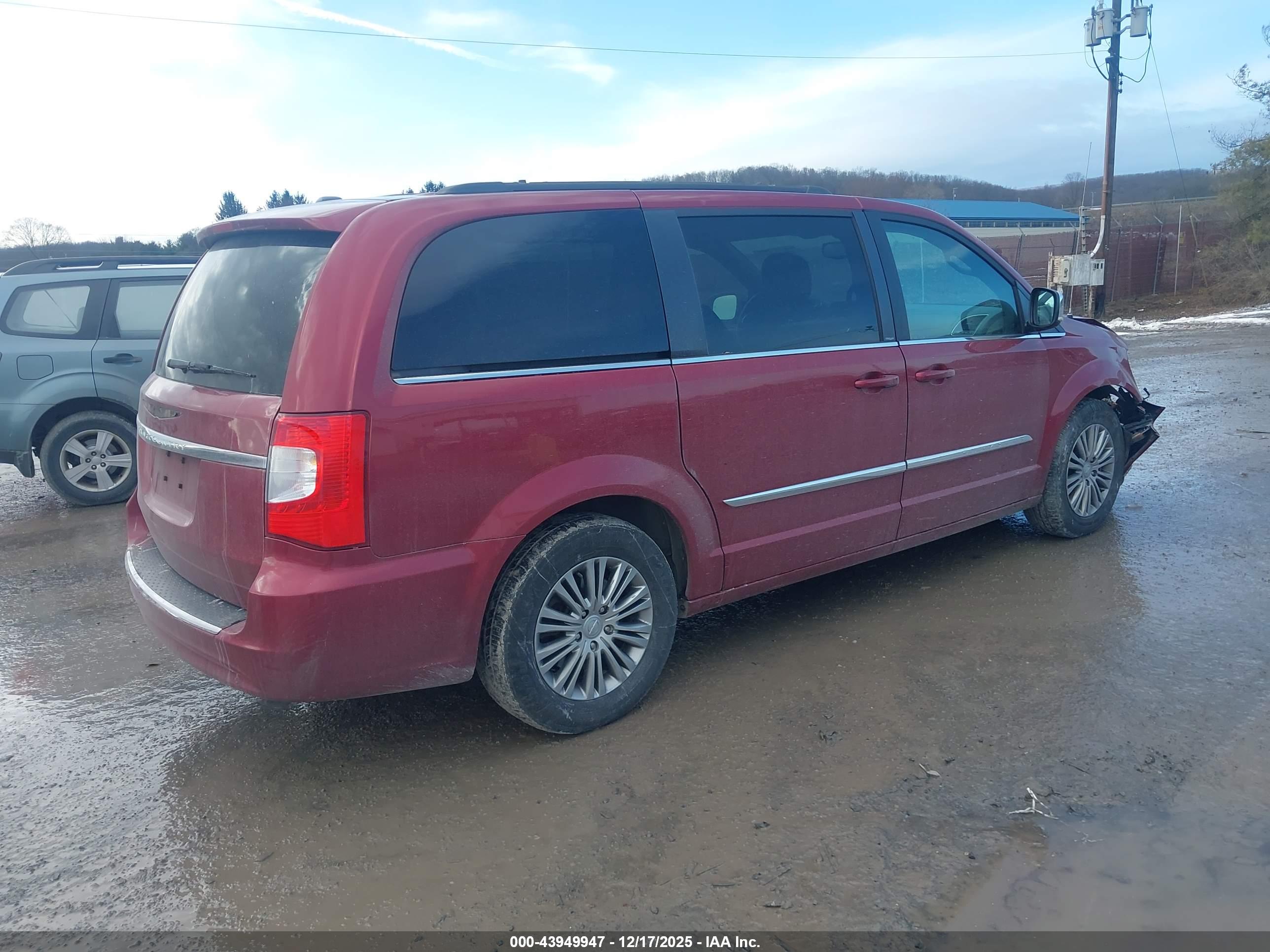 CHRYSLER TOWN image 4
