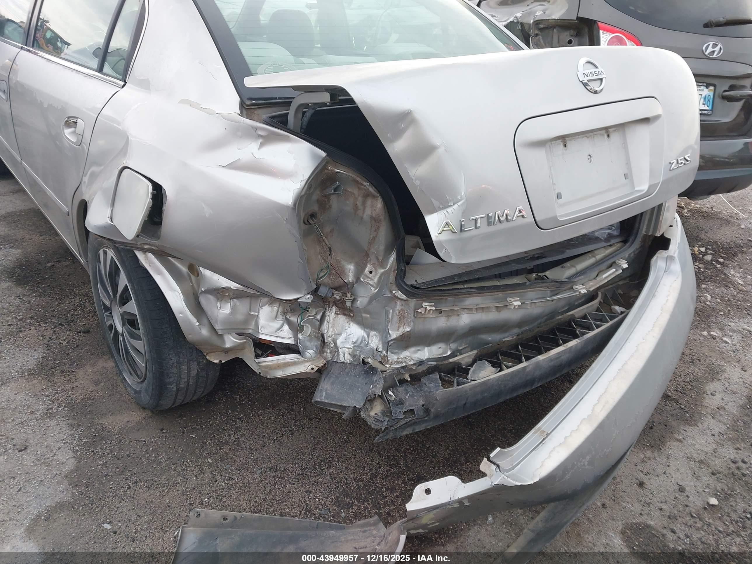NISSAN ALTIMA image 6