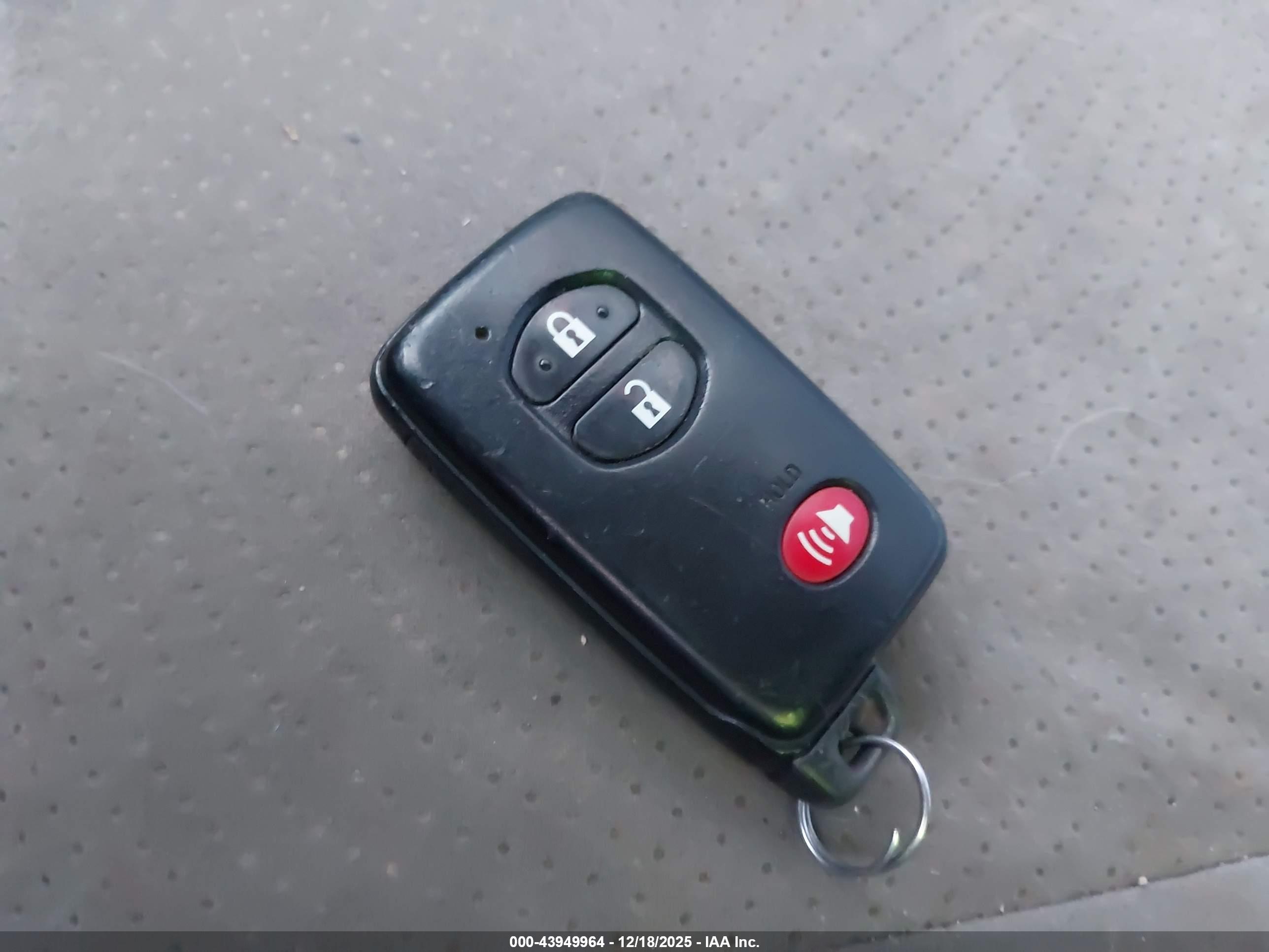 TOYOTA PRIUS image 11