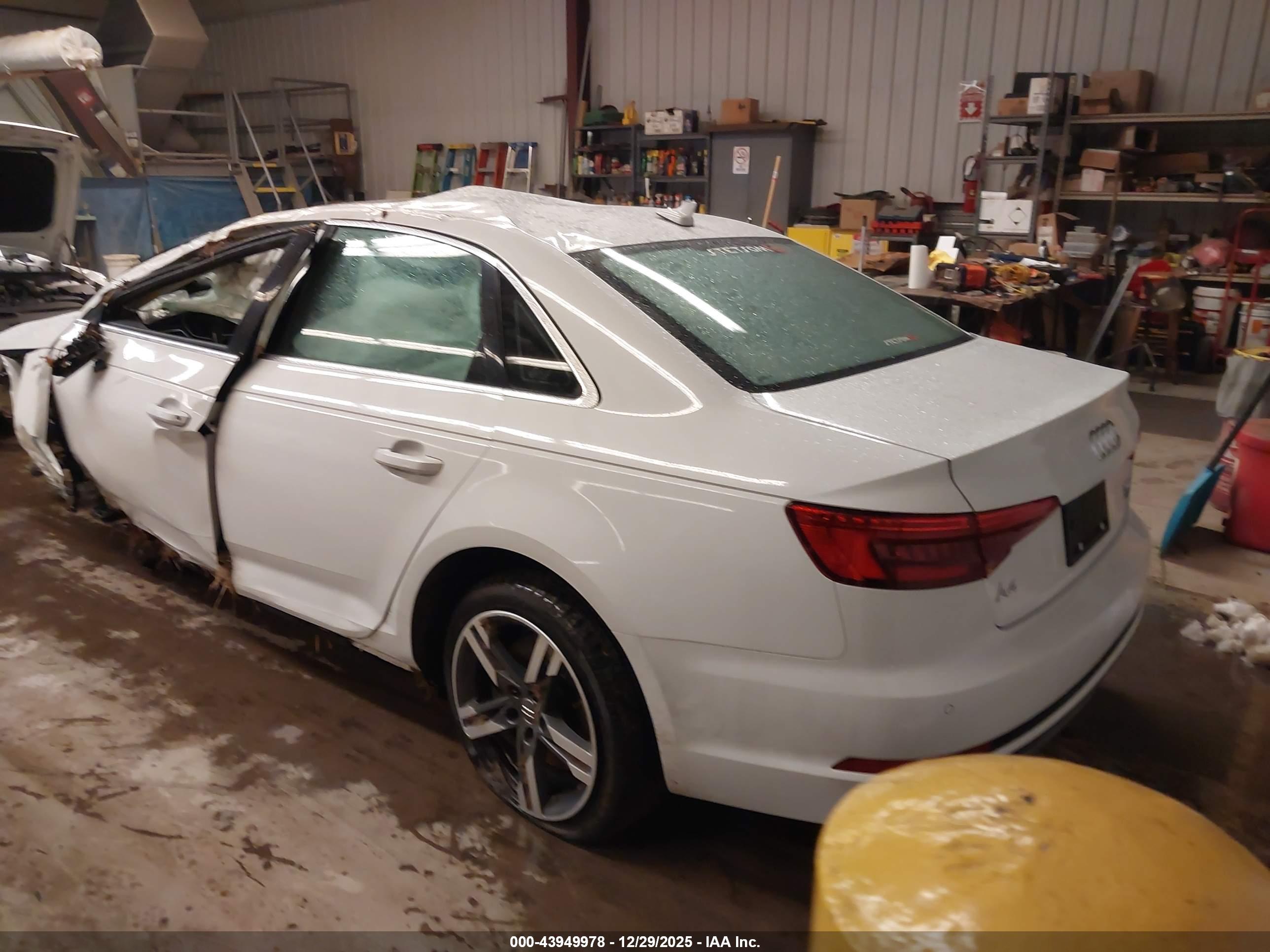 AUDI A4 image 3