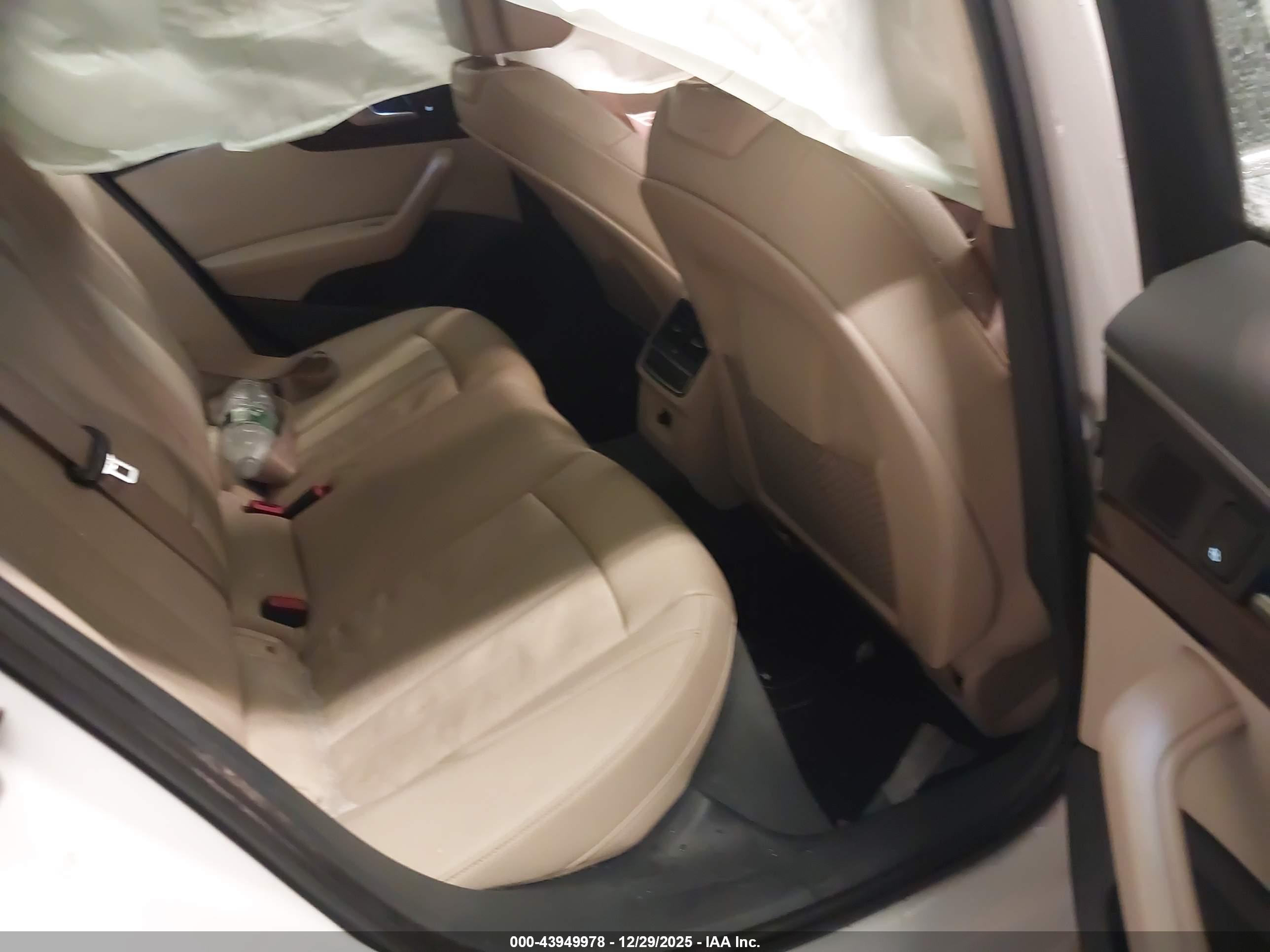 AUDI A4 image 8