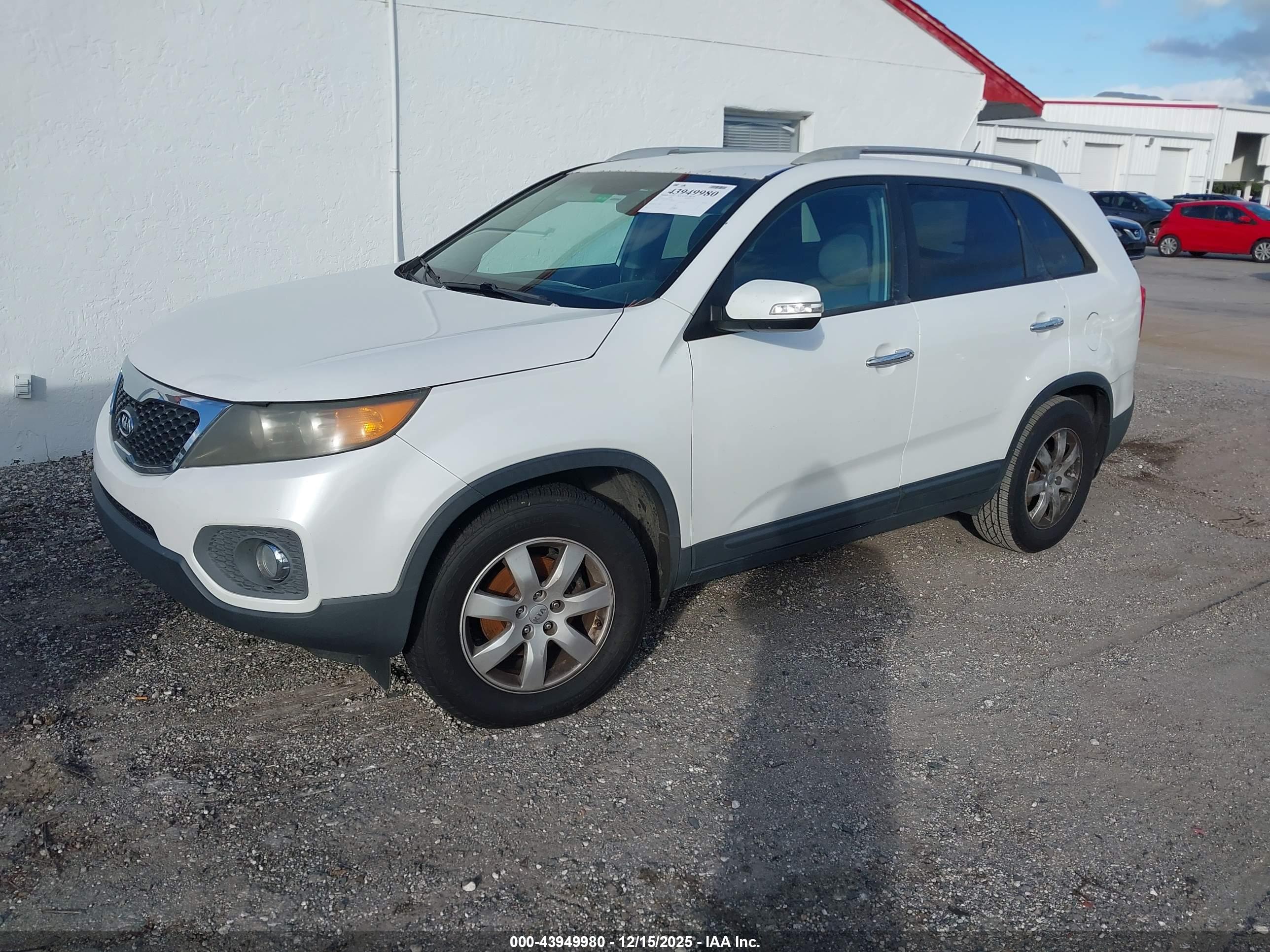 KIA SORENTO image 2