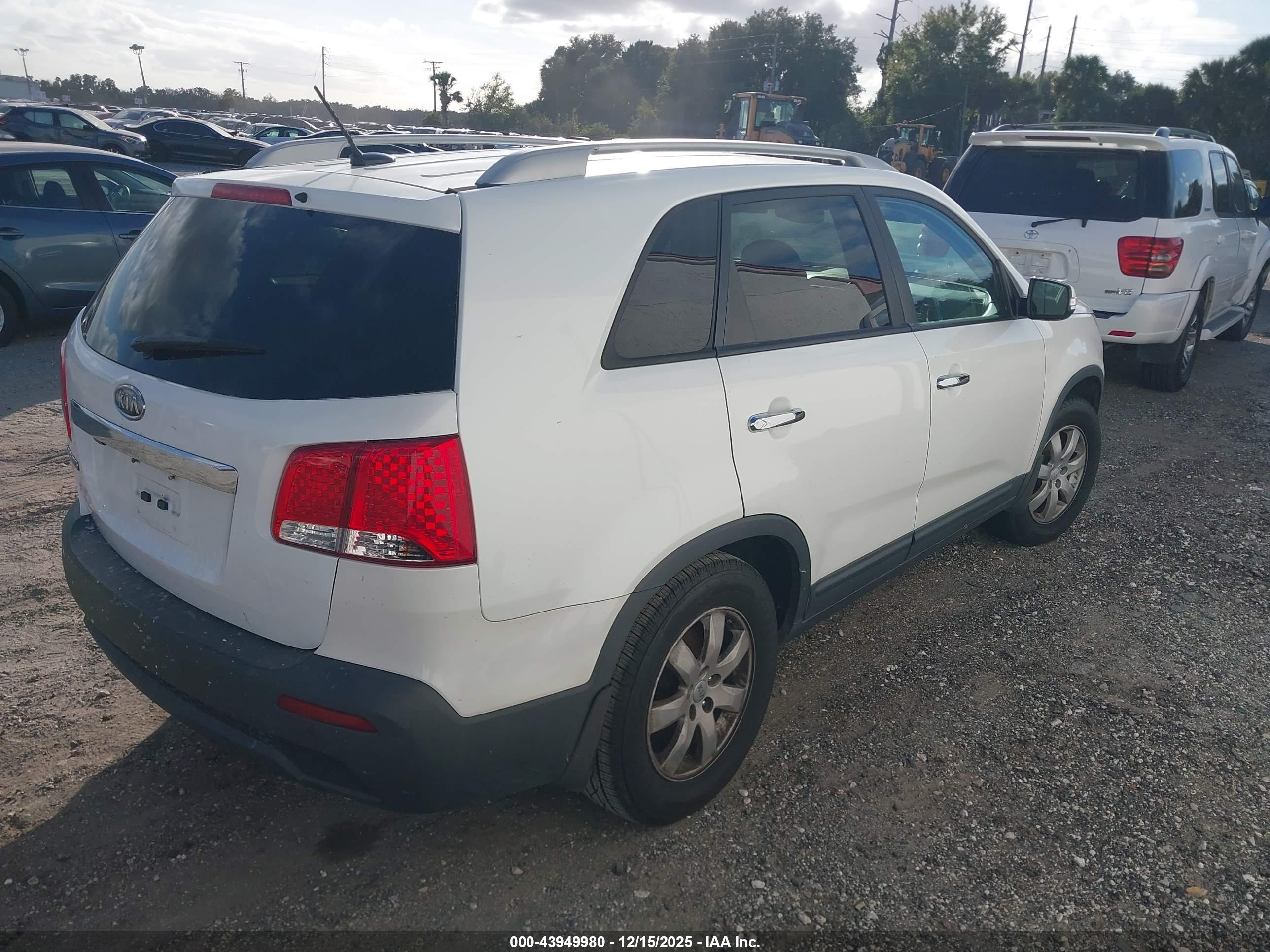 KIA SORENTO image 4