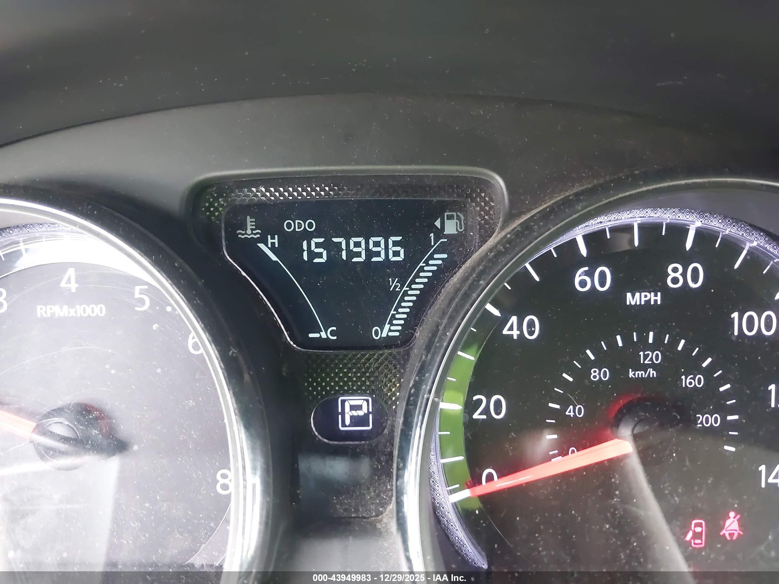 NISSAN VERSA image 7
