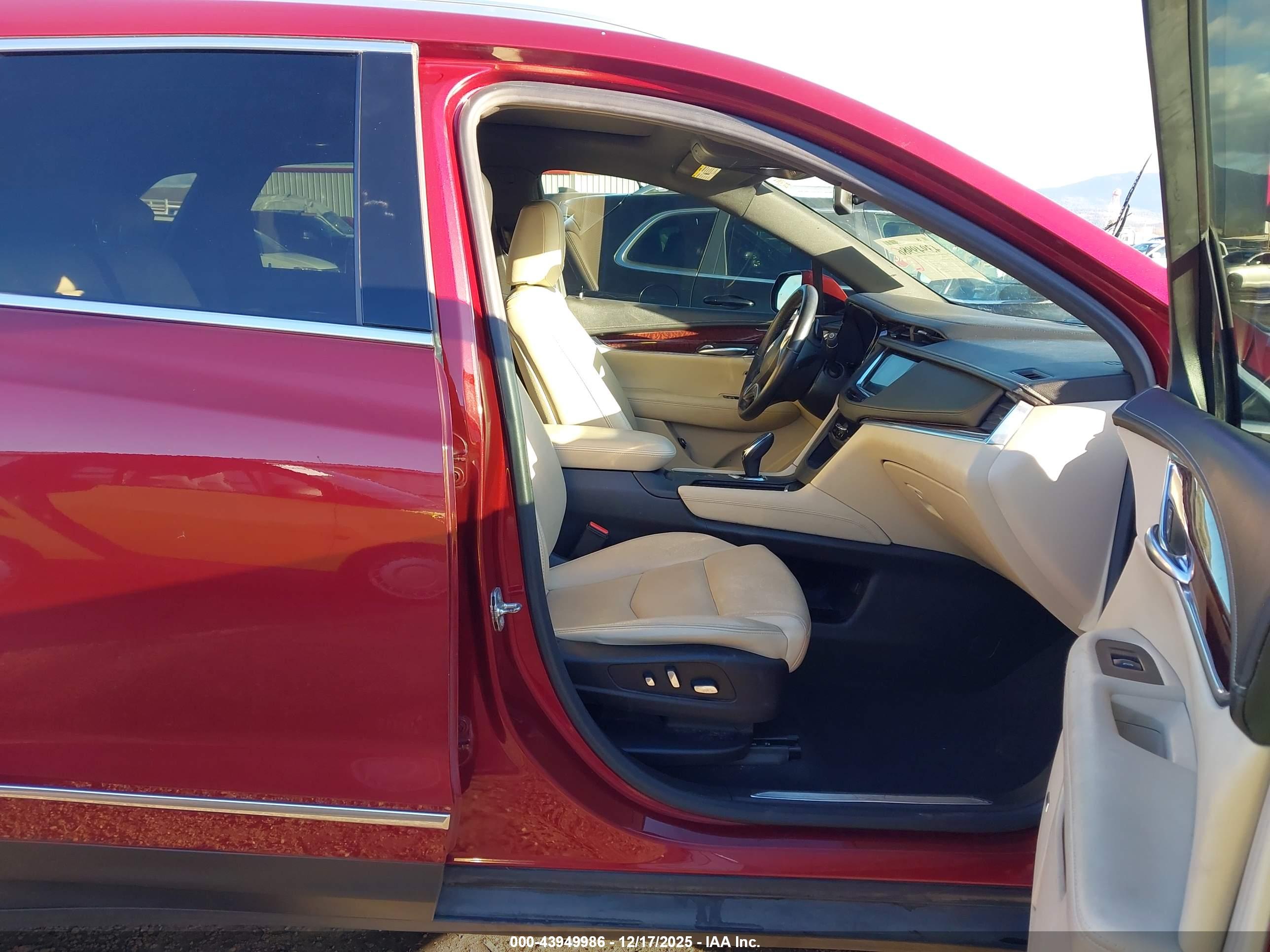 CADILLAC XT5 image 5