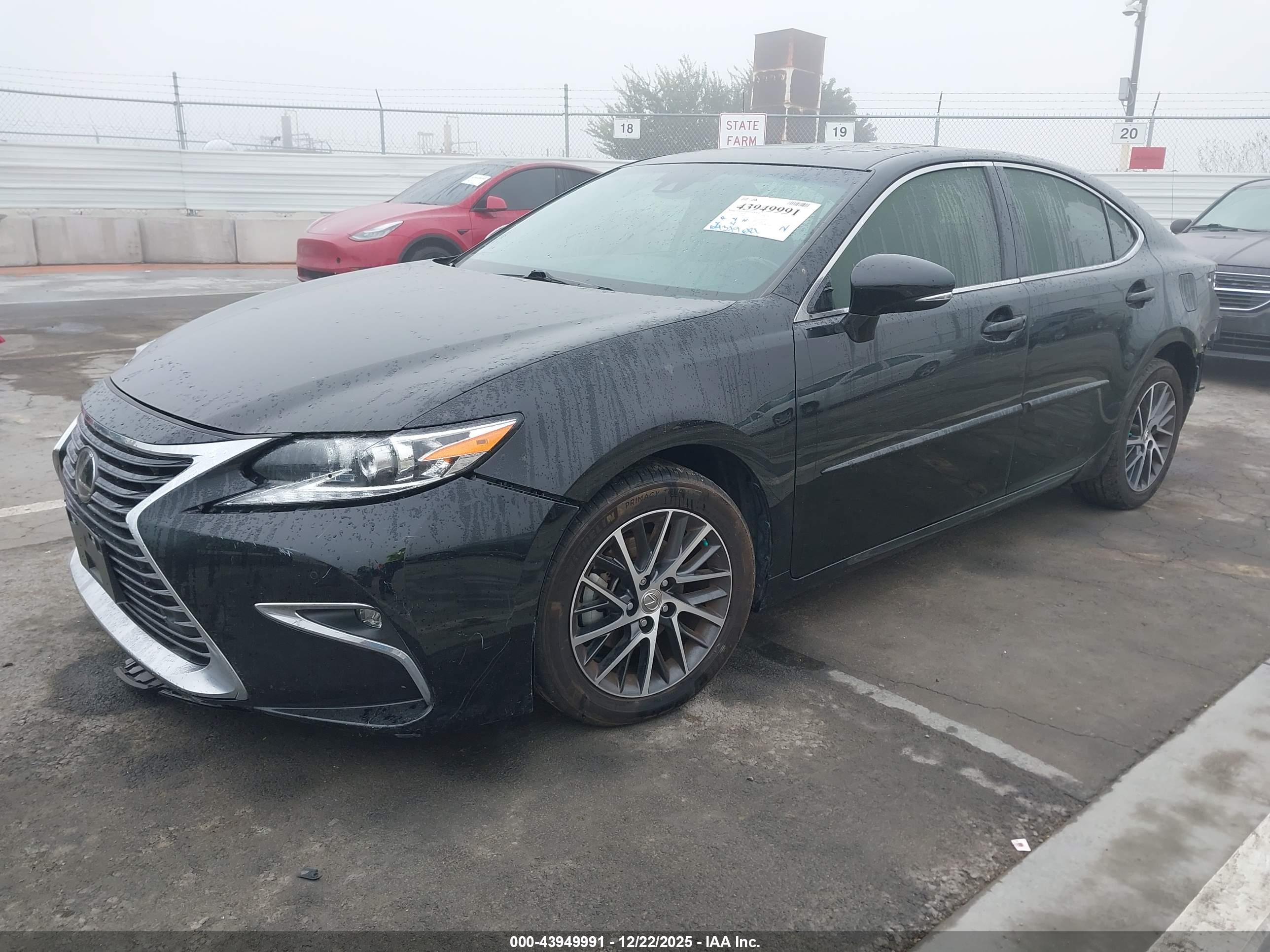 LEXUS ES image 2