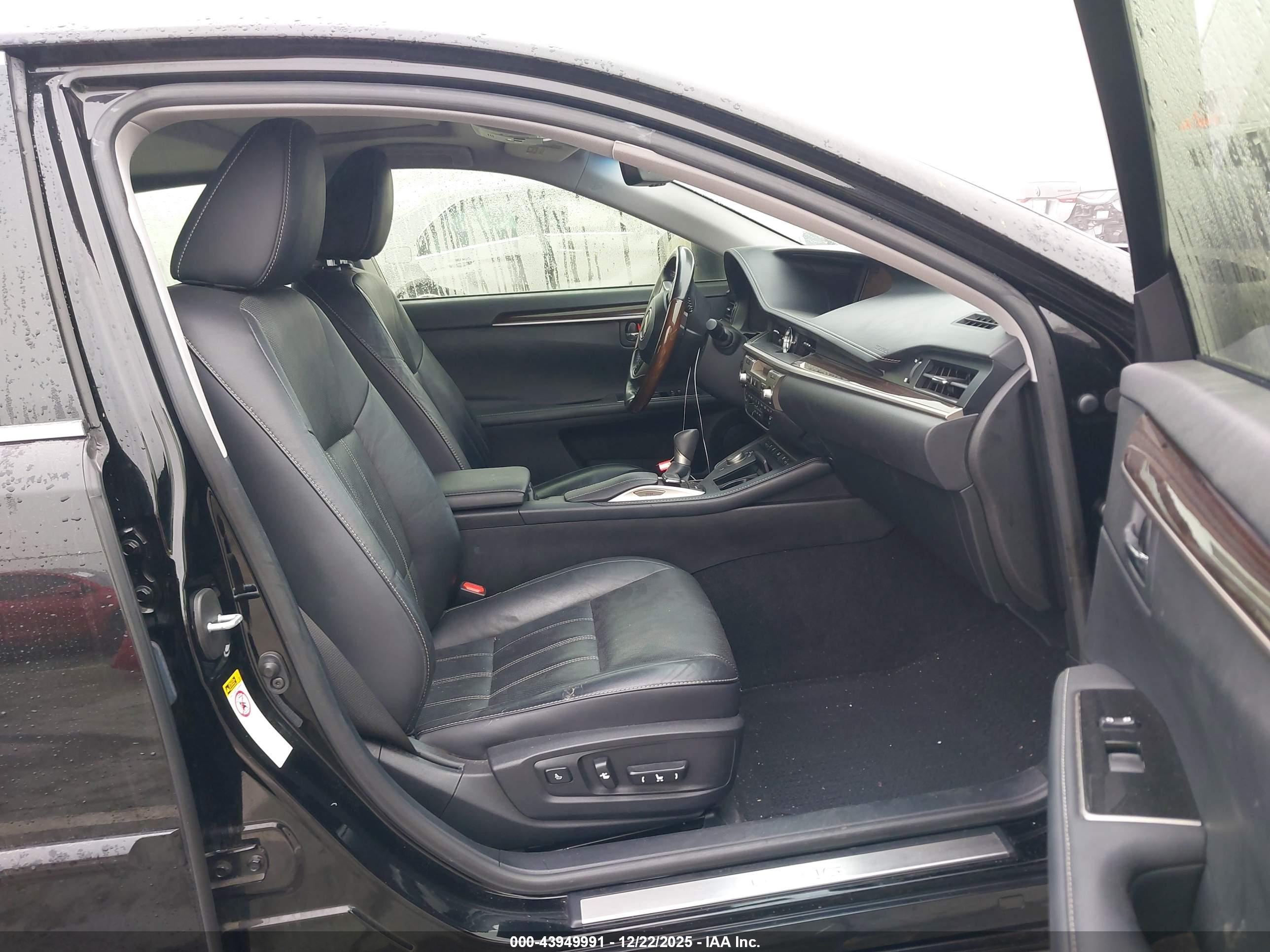 LEXUS ES image 5