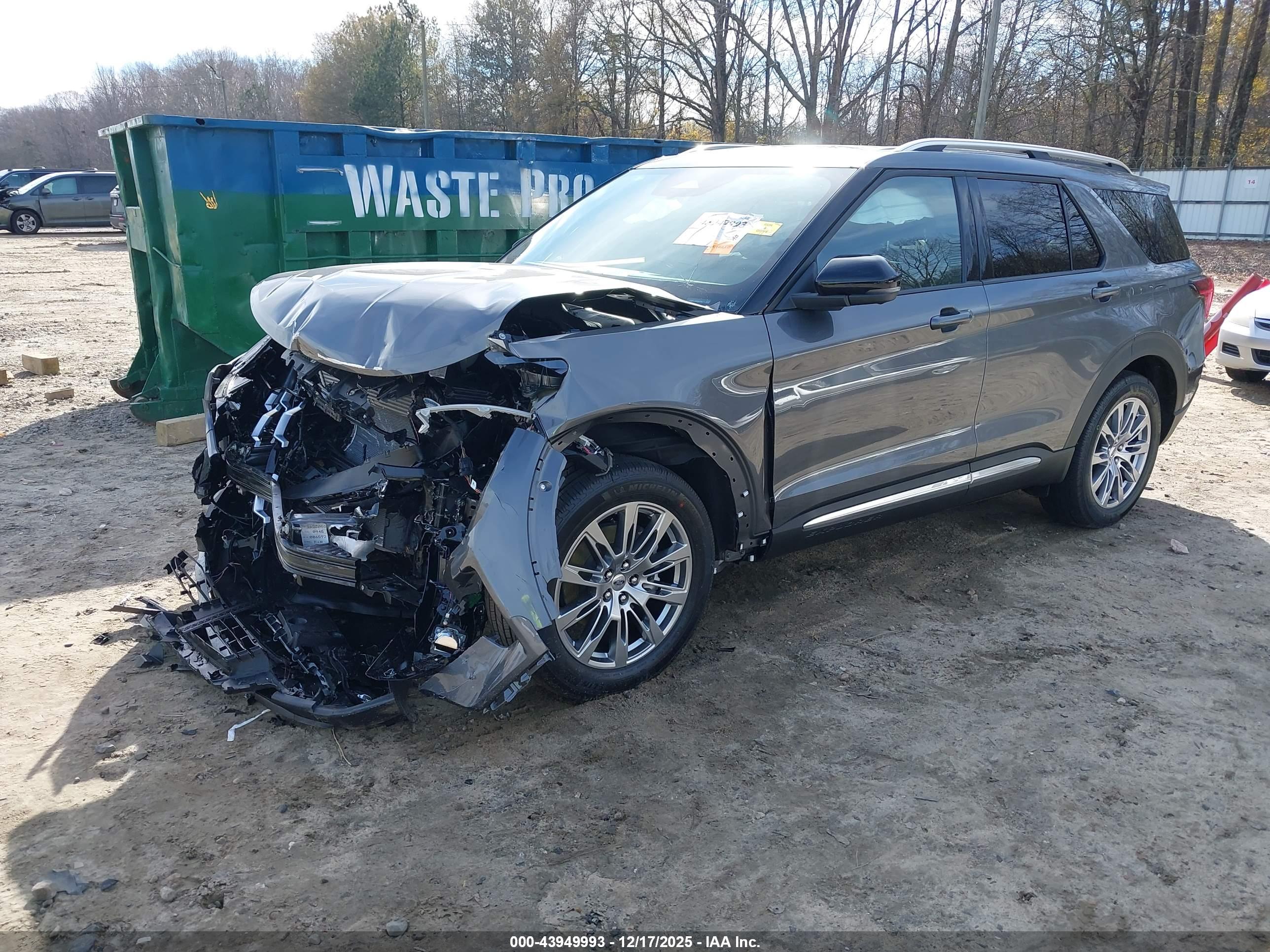 FORD EXPLORER image 2