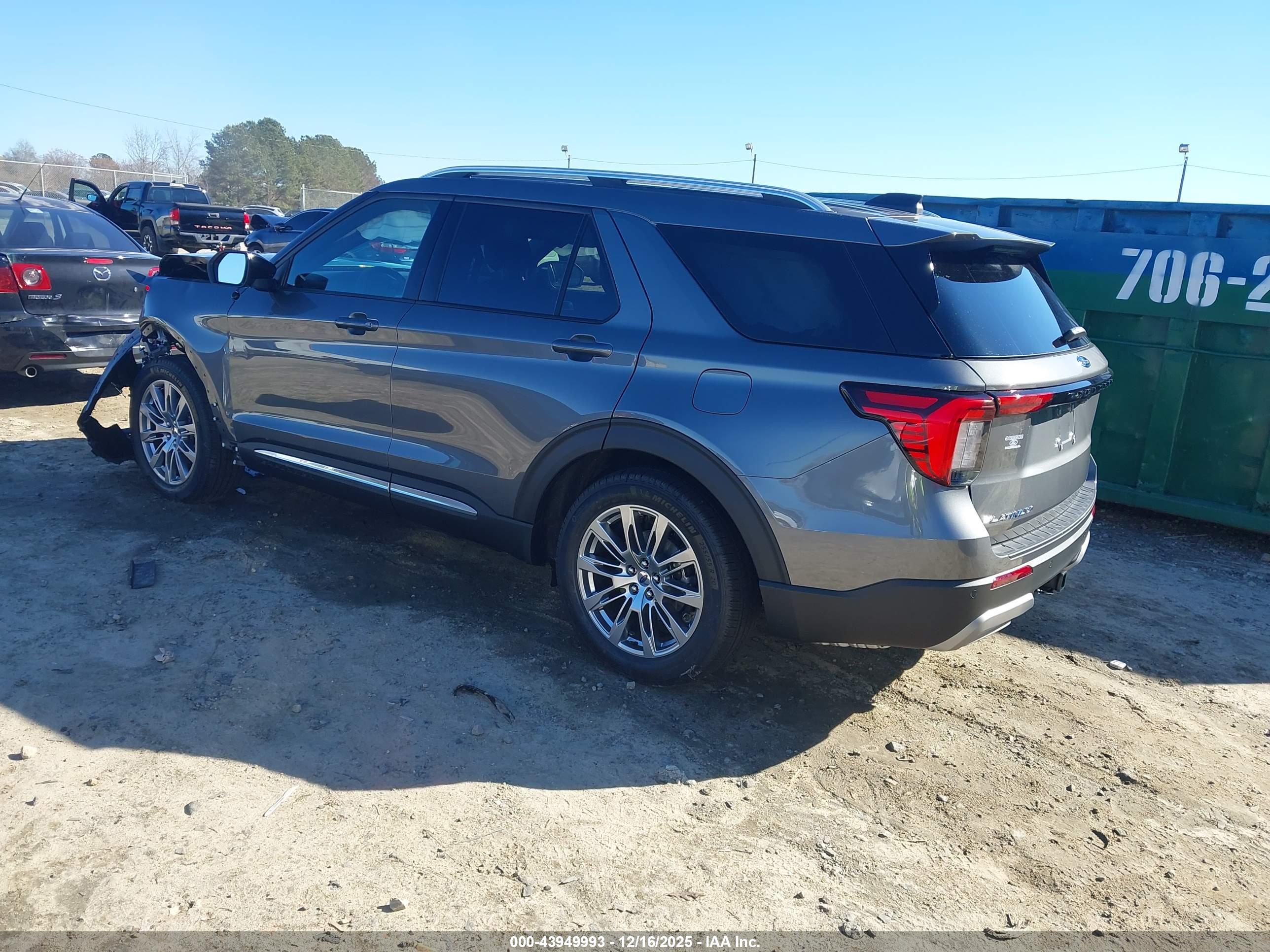FORD EXPLORER image 3