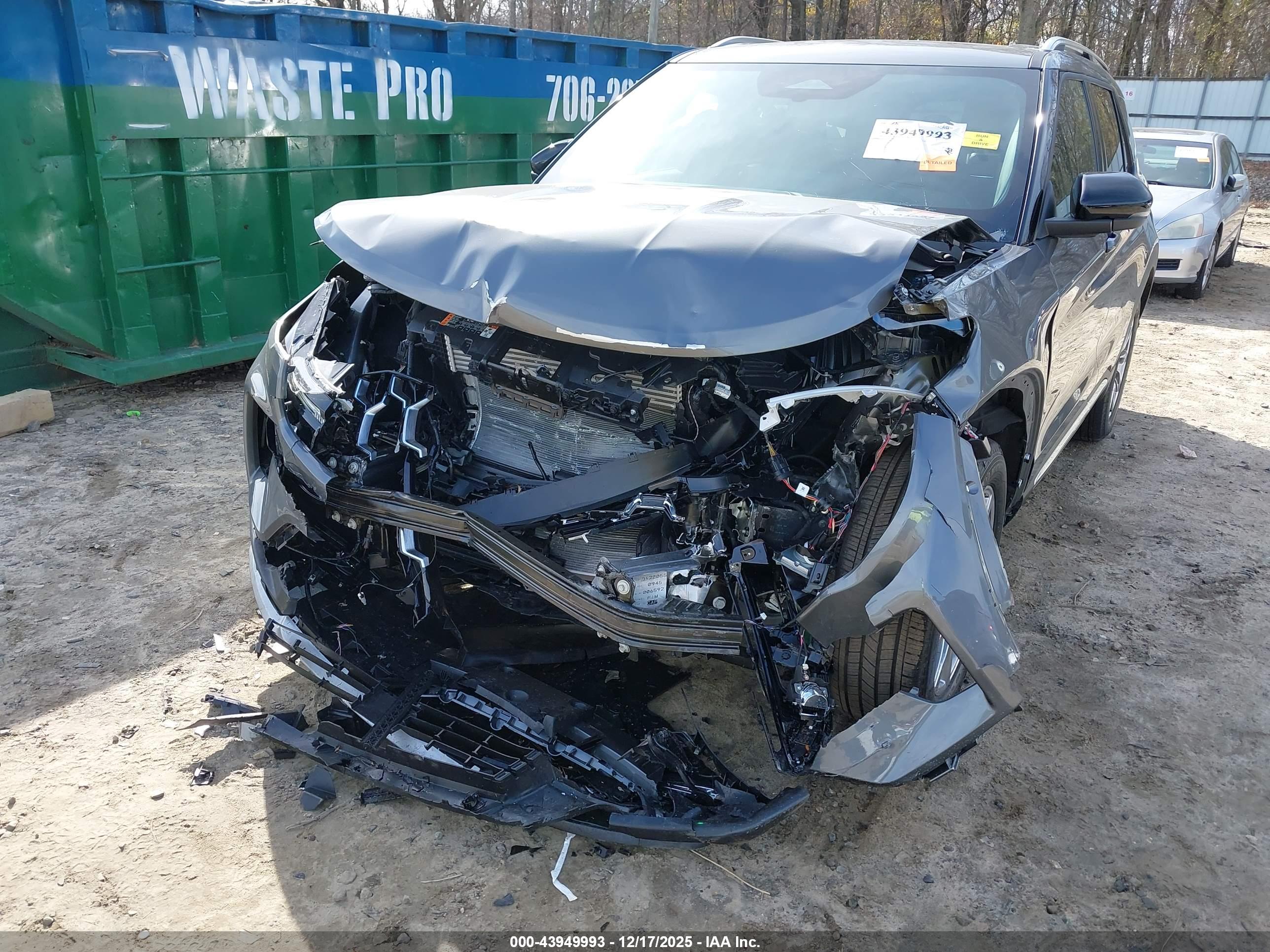 FORD EXPLORER image 6