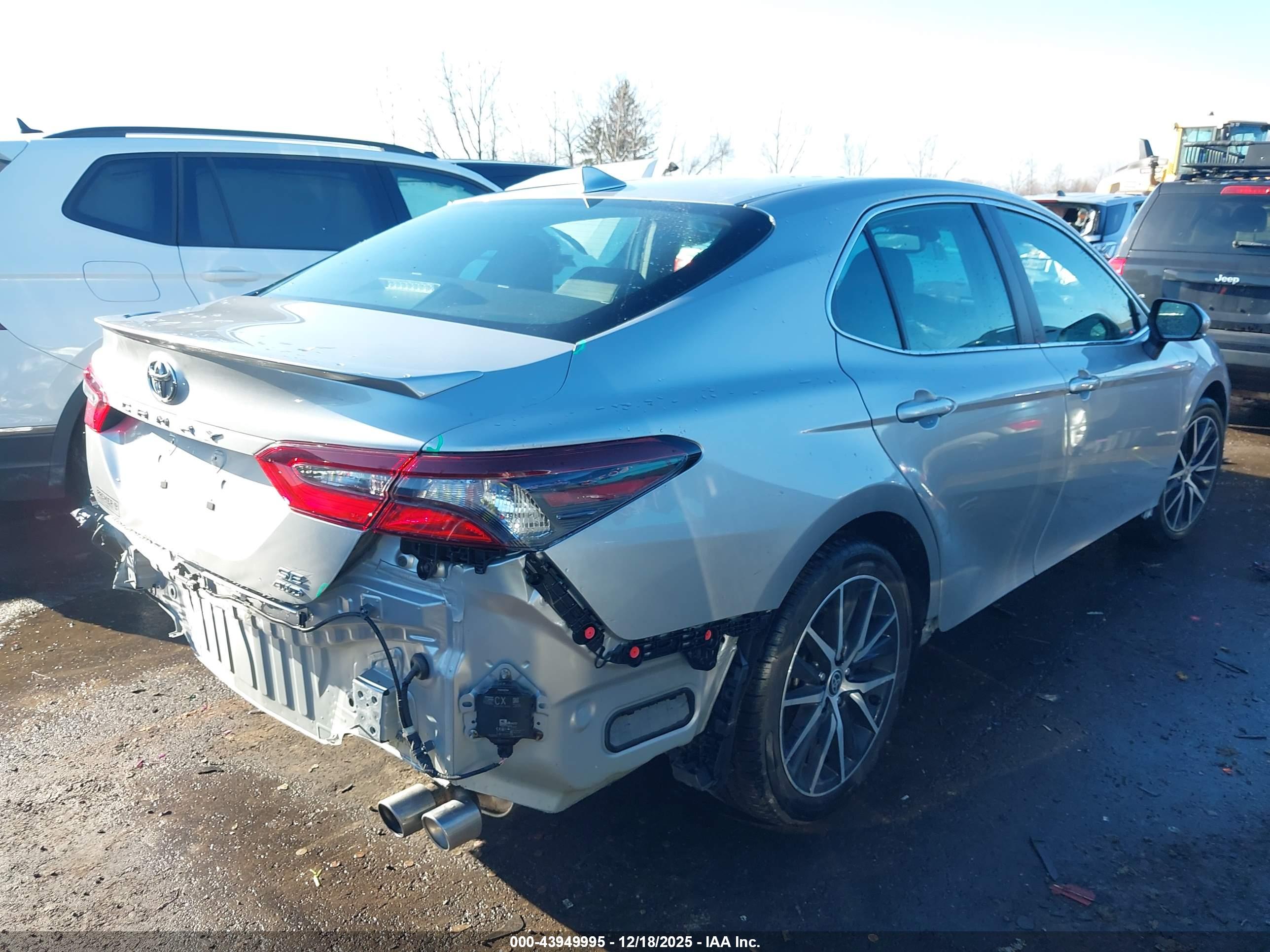 TOYOTA CAMRY image 4