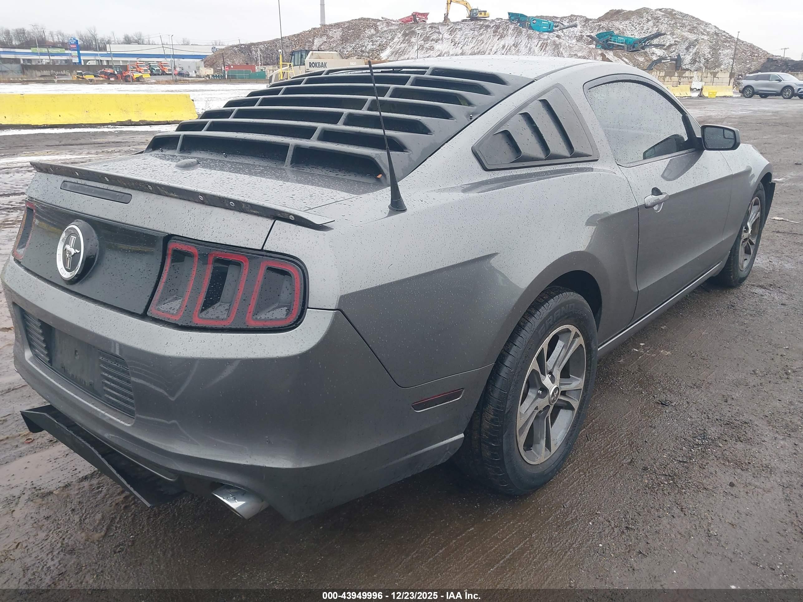 FORD MUSTANG image 4