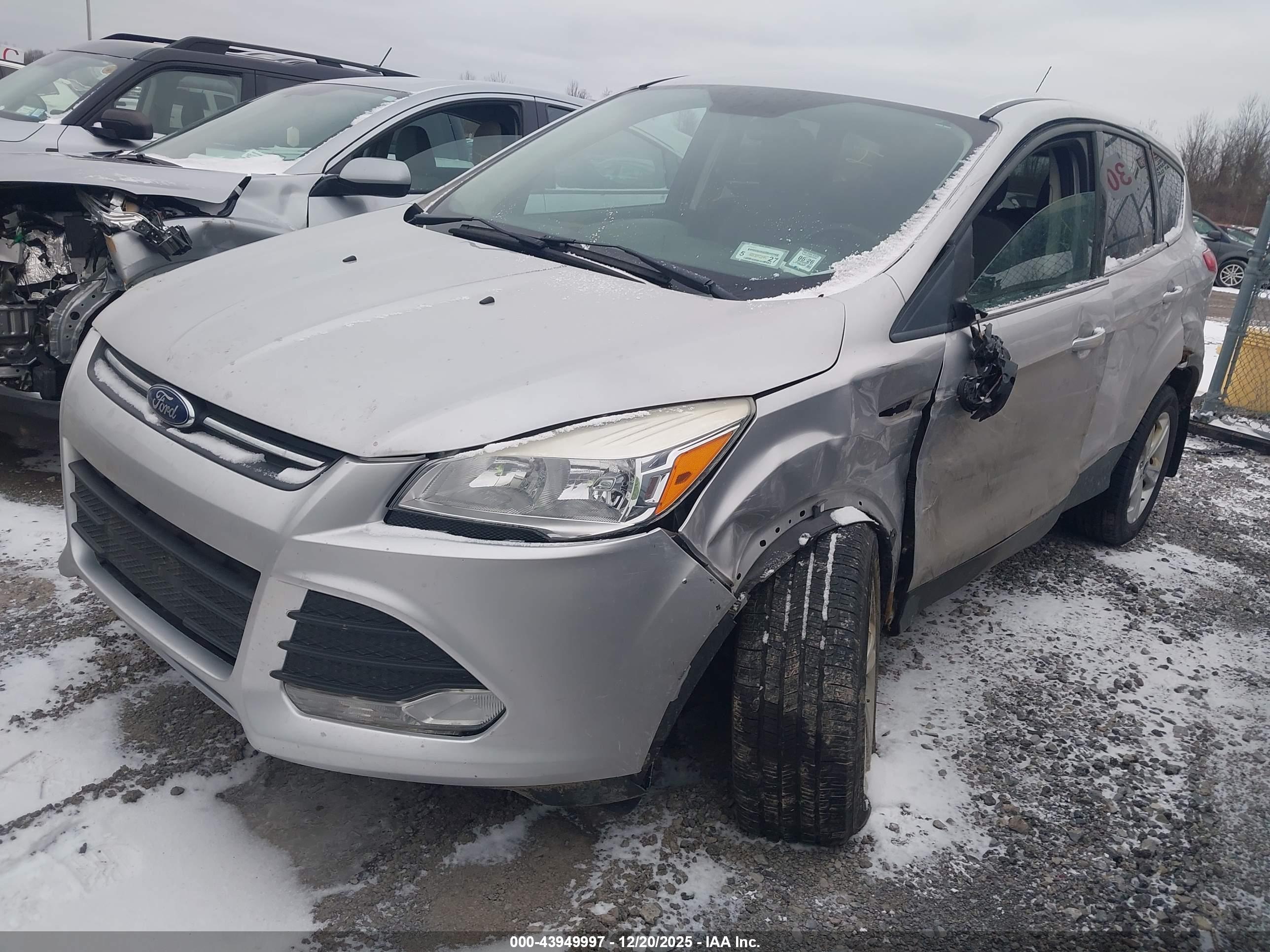 FORD ESCAPE image 2