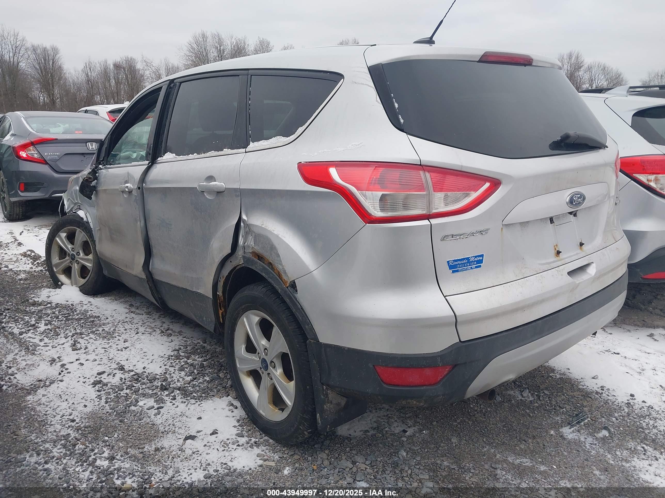 FORD ESCAPE image 3