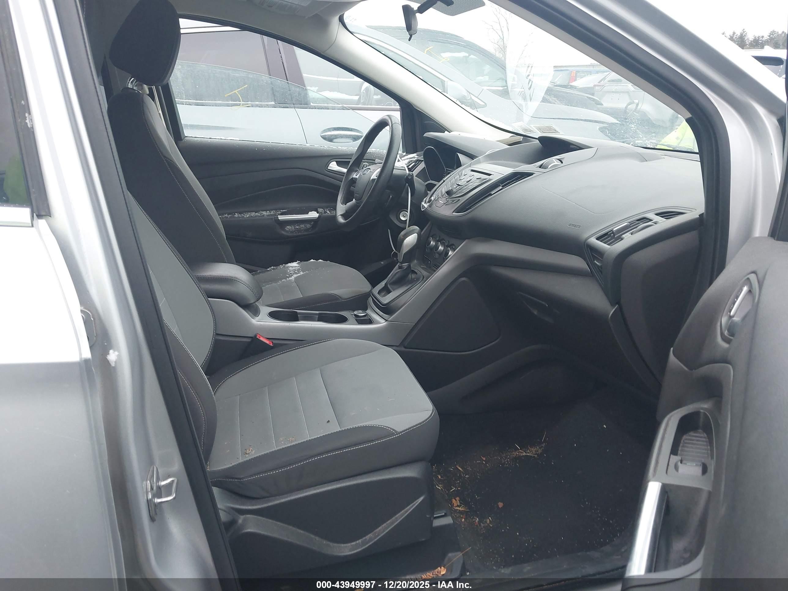 FORD ESCAPE image 5