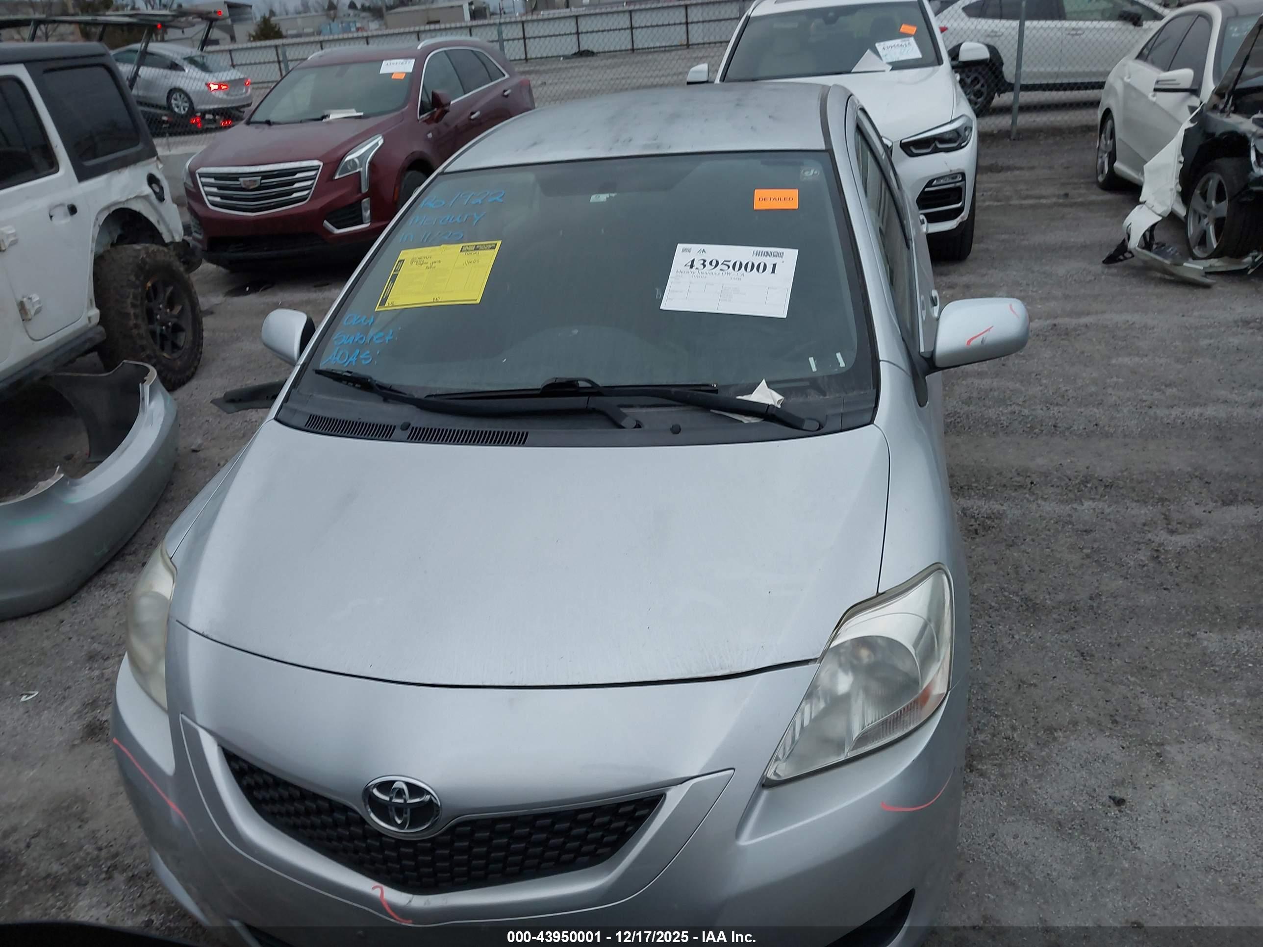 TOYOTA YARIS image 6