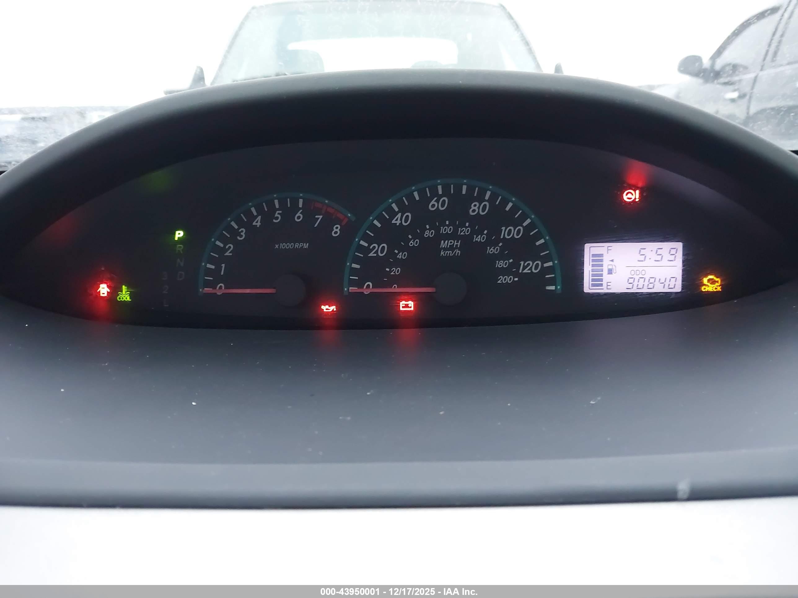 TOYOTA YARIS image 7