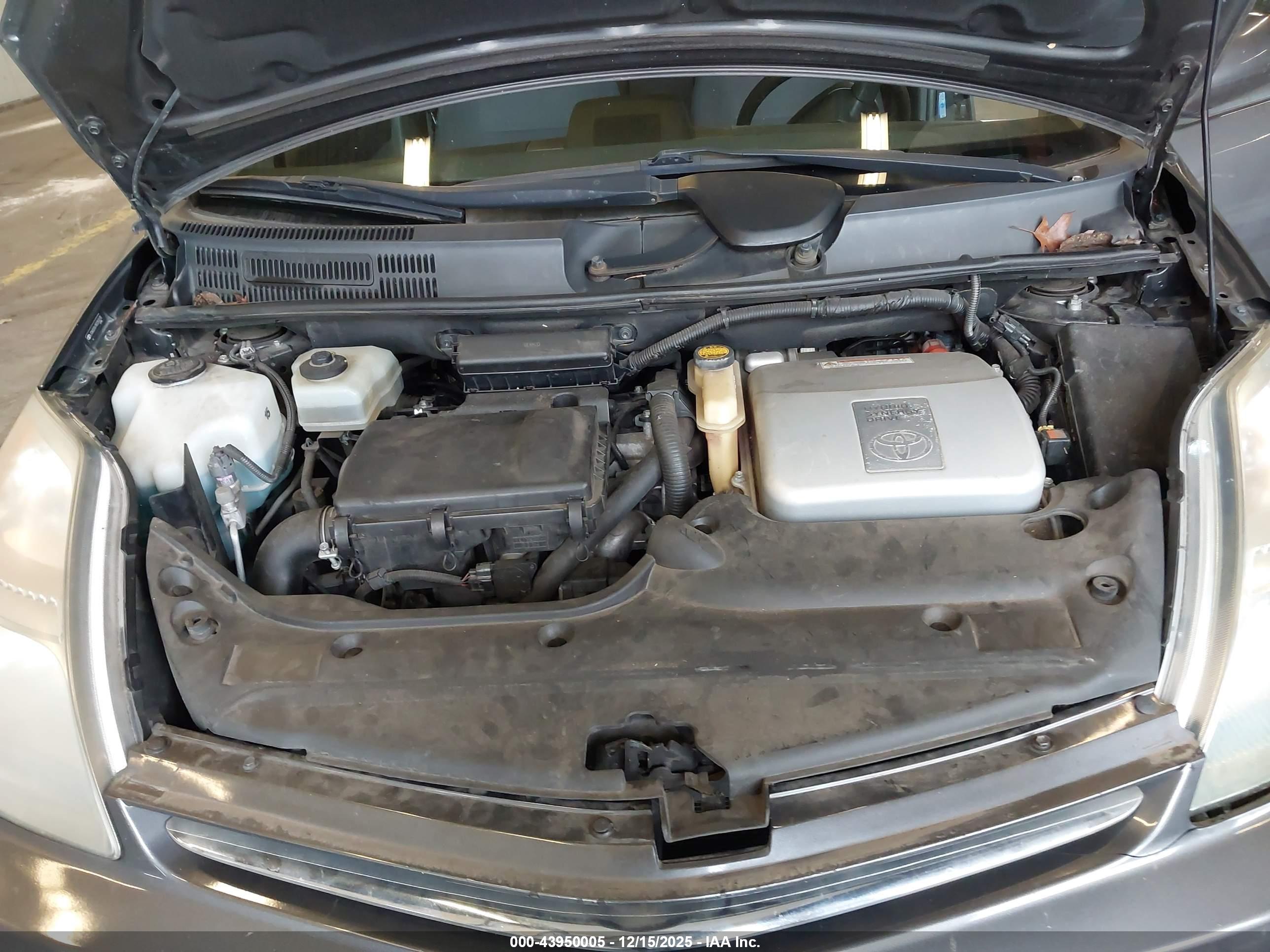 TOYOTA PRIUS image 10