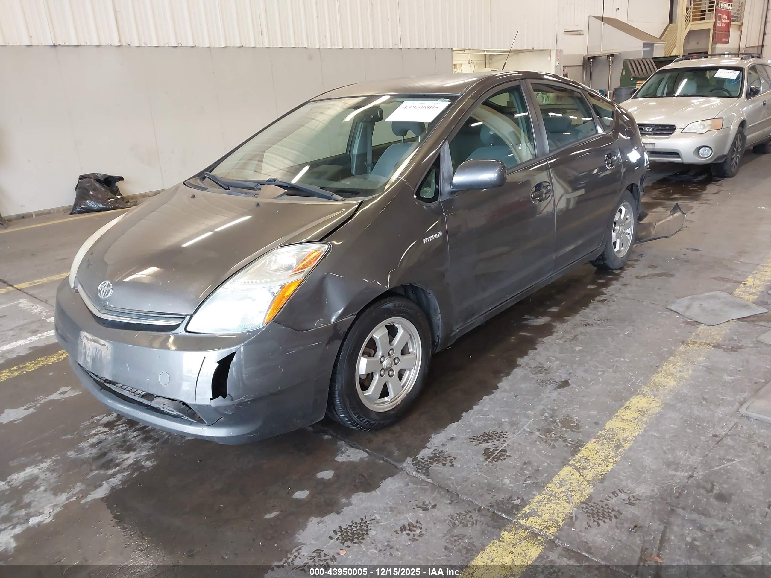 TOYOTA PRIUS image 2